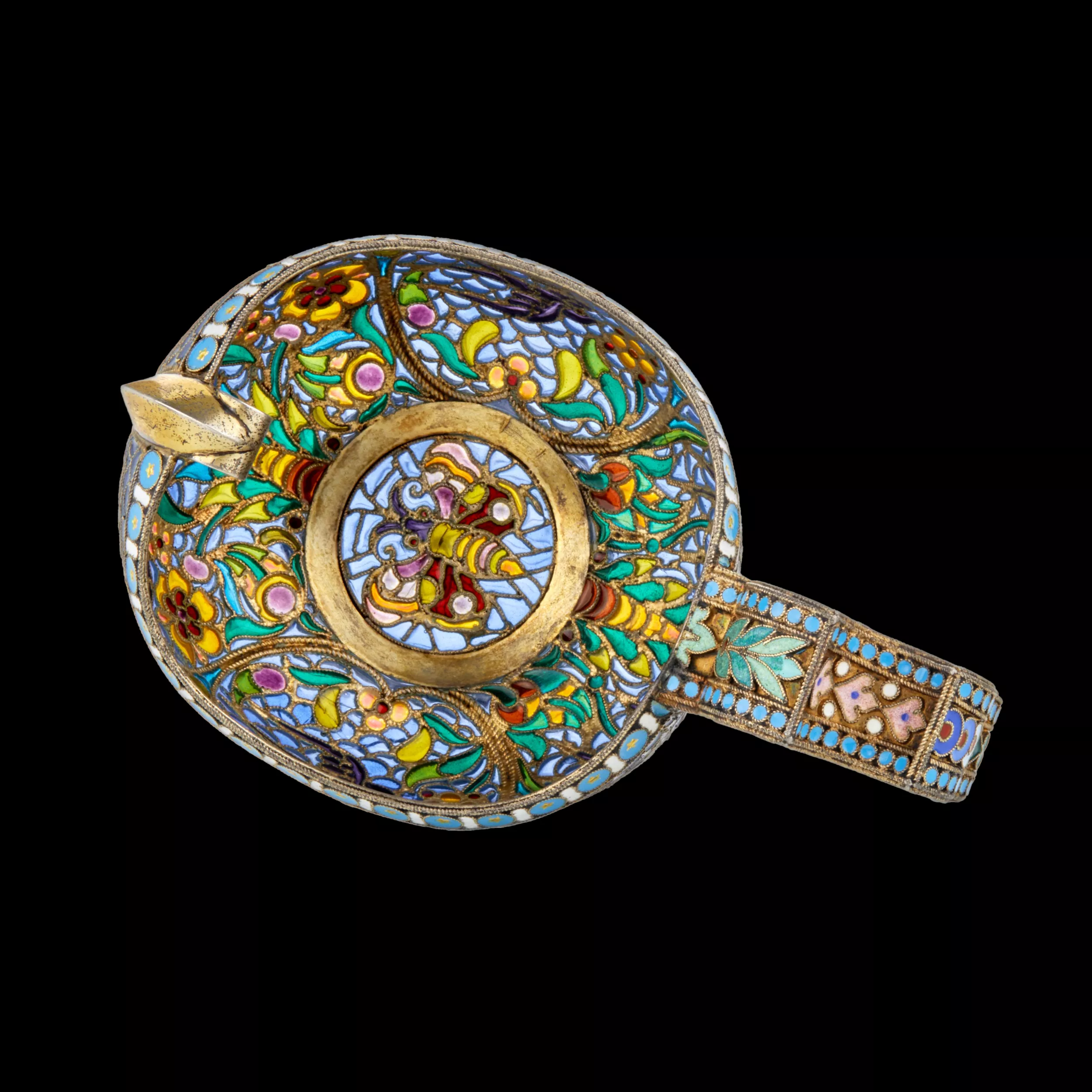PAVEL OVCHINNIKOV. SILVER KOVSH WITH STAINED GLASS ENAMEL. MOSCOW, 1899–1908