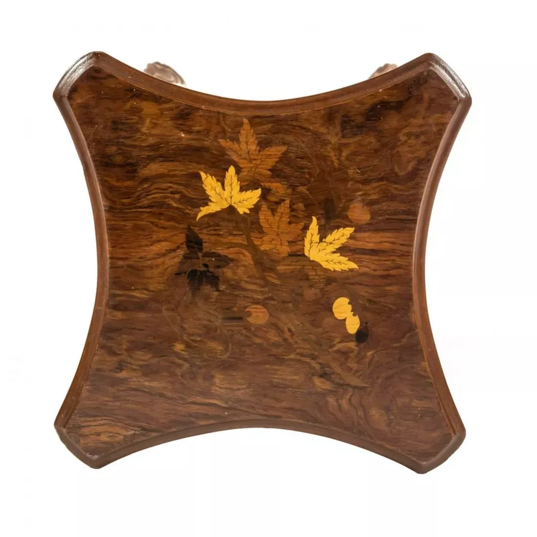 Gueridon en noyer massif de style Art Nouveau. 20ième siècle. 