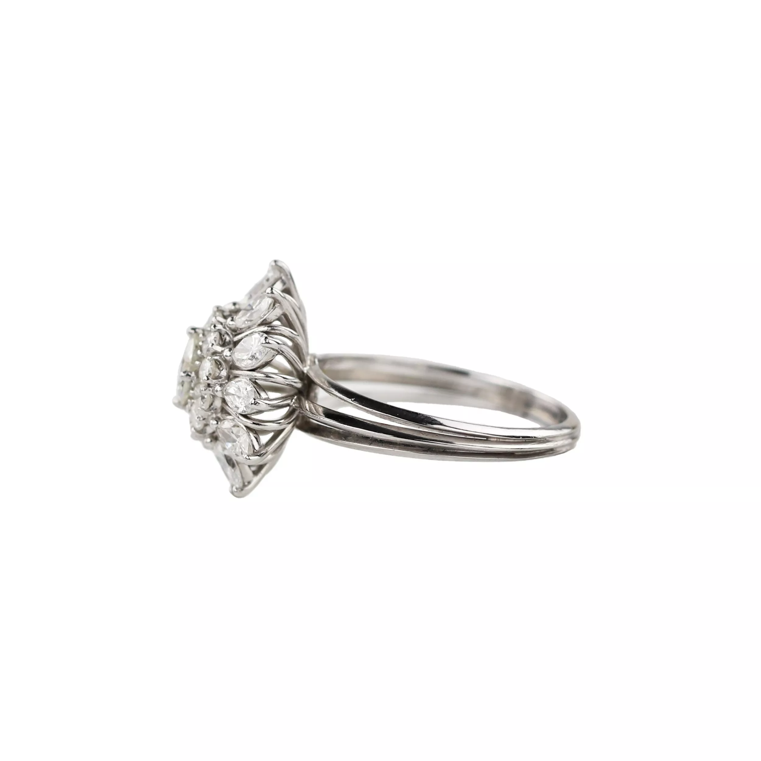BAGUE EN OR BLANC 18 CARATS SERTIE DE DIAMANTS
