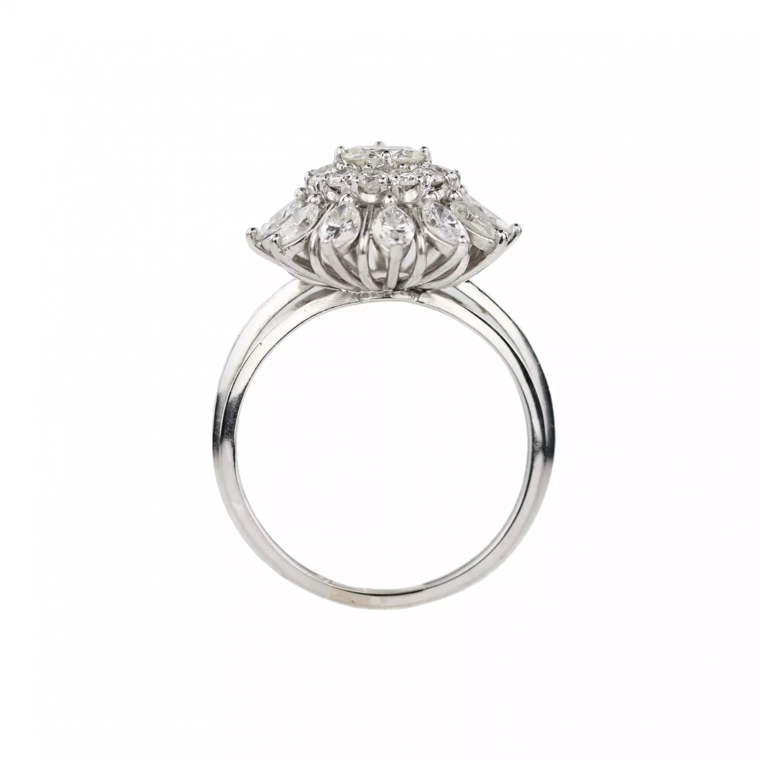 BAGUE EN OR BLANC 18 CARATS SERTIE DE DIAMANTS