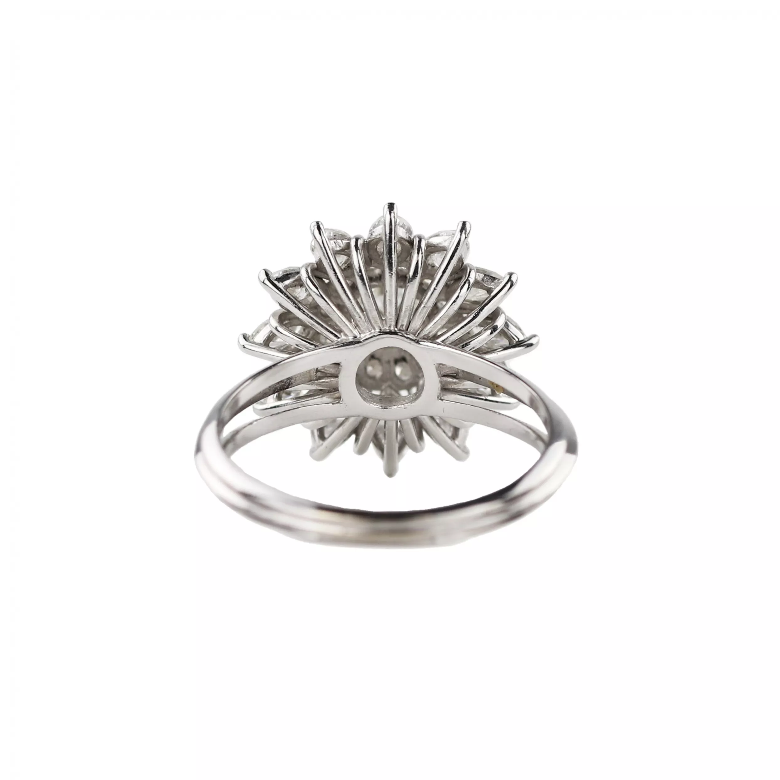 BAGUE EN OR BLANC 18 CARATS SERTIE DE DIAMANTS