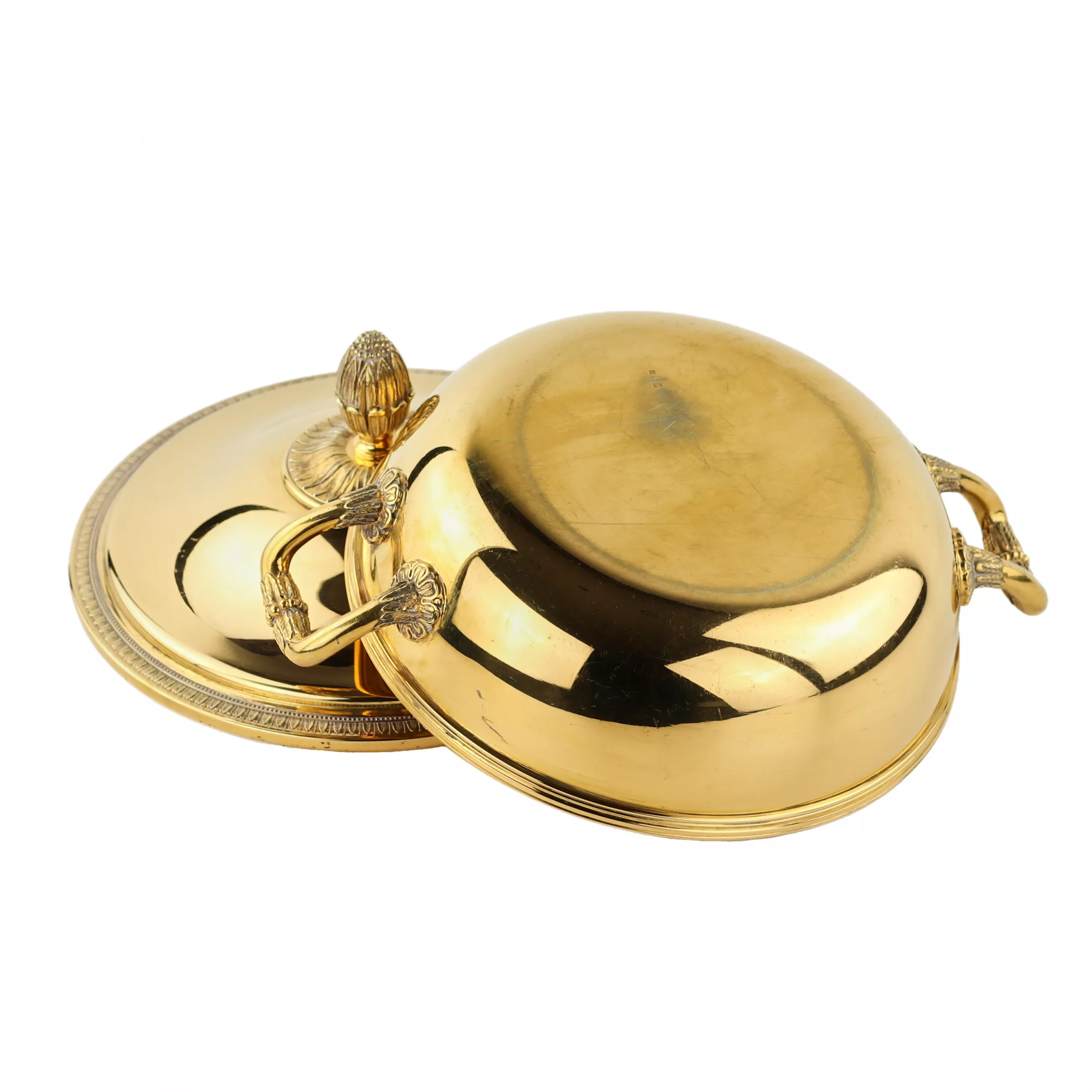 Christofle. Assiette à legumes MalmIaison de style Neo-Empire avec couvercle. 20ème siècle 
