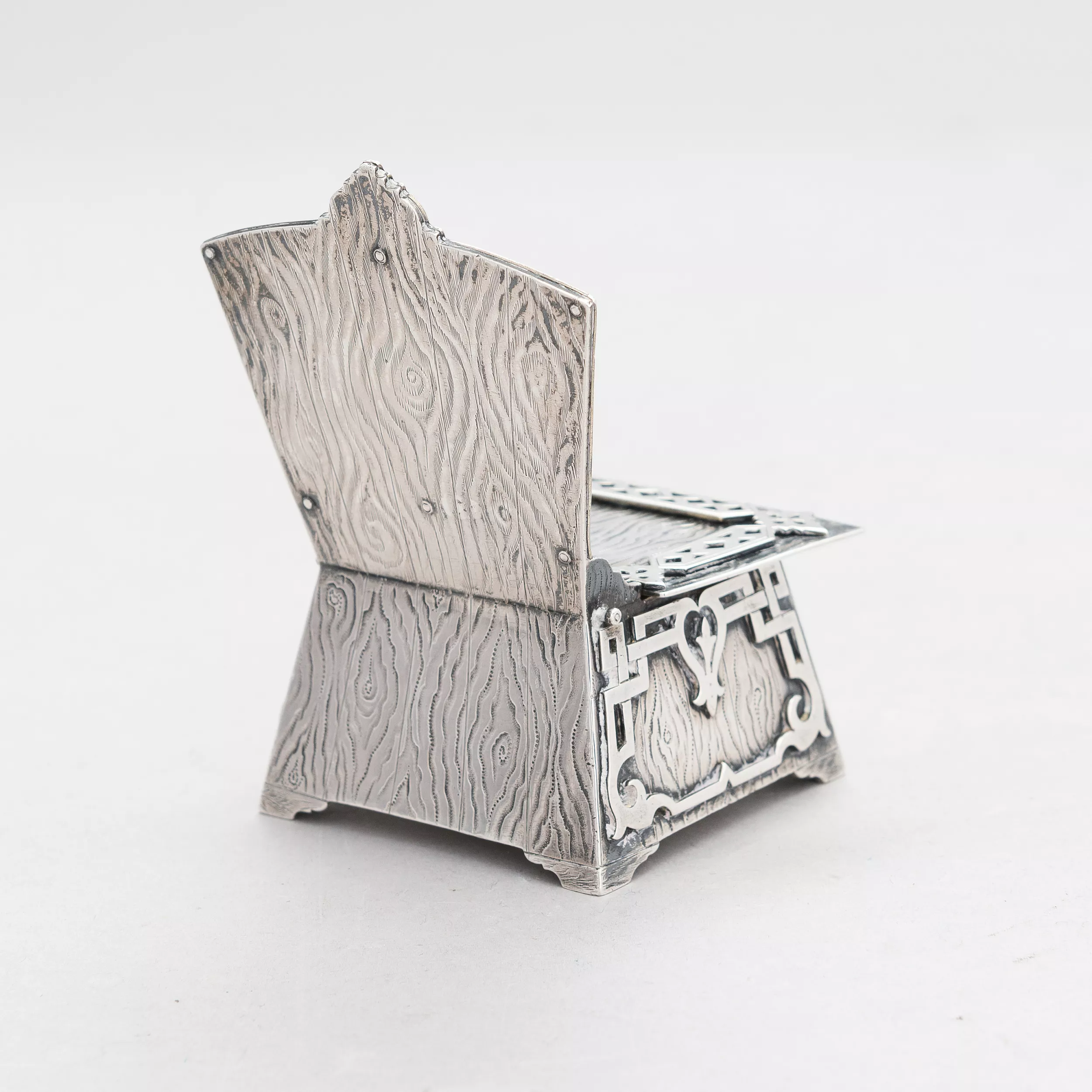 Salière pan-slave en argent Trône, Nichols & Plinke, Saint-Petersbourg, 1870