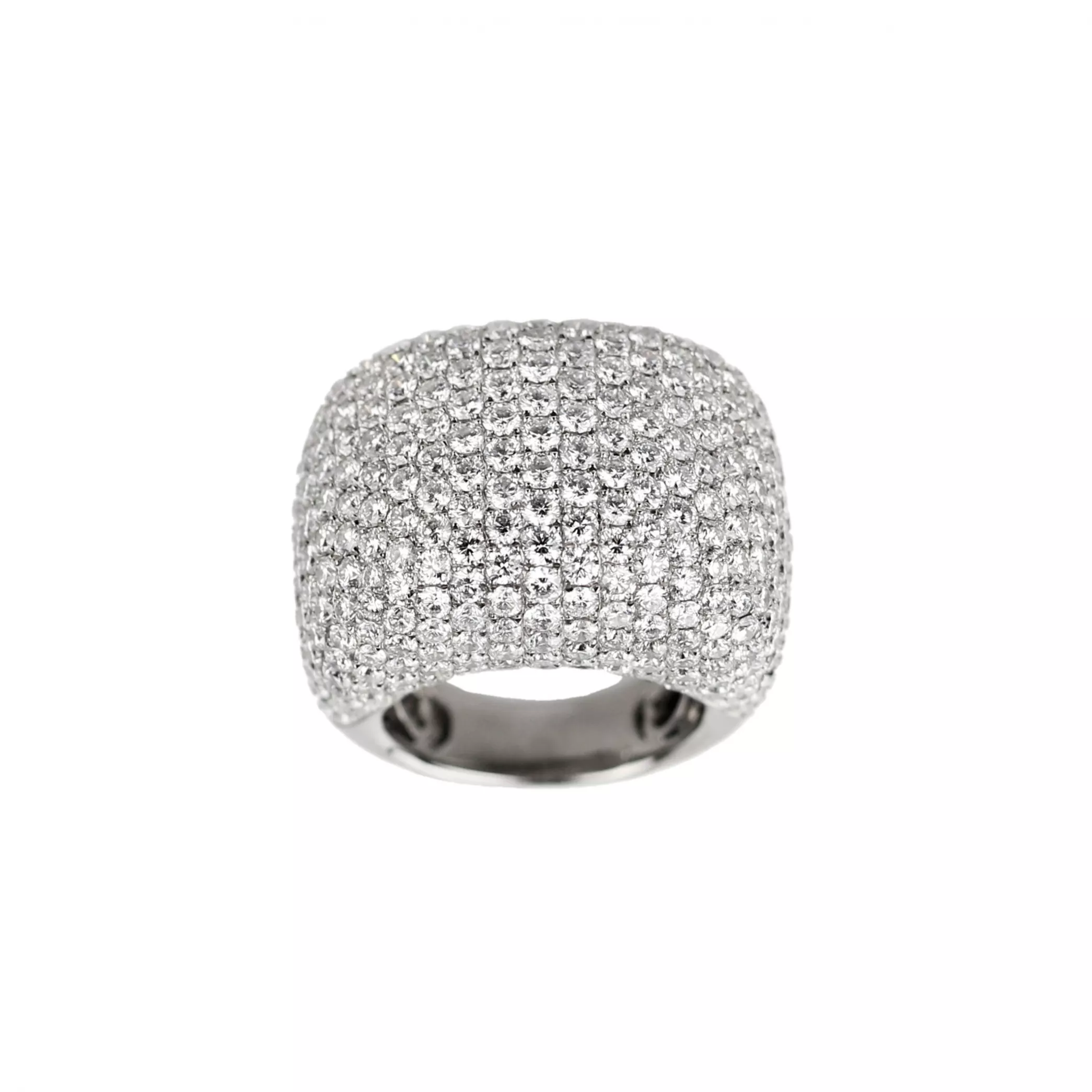 Or, bague cocktail avec diamants. 