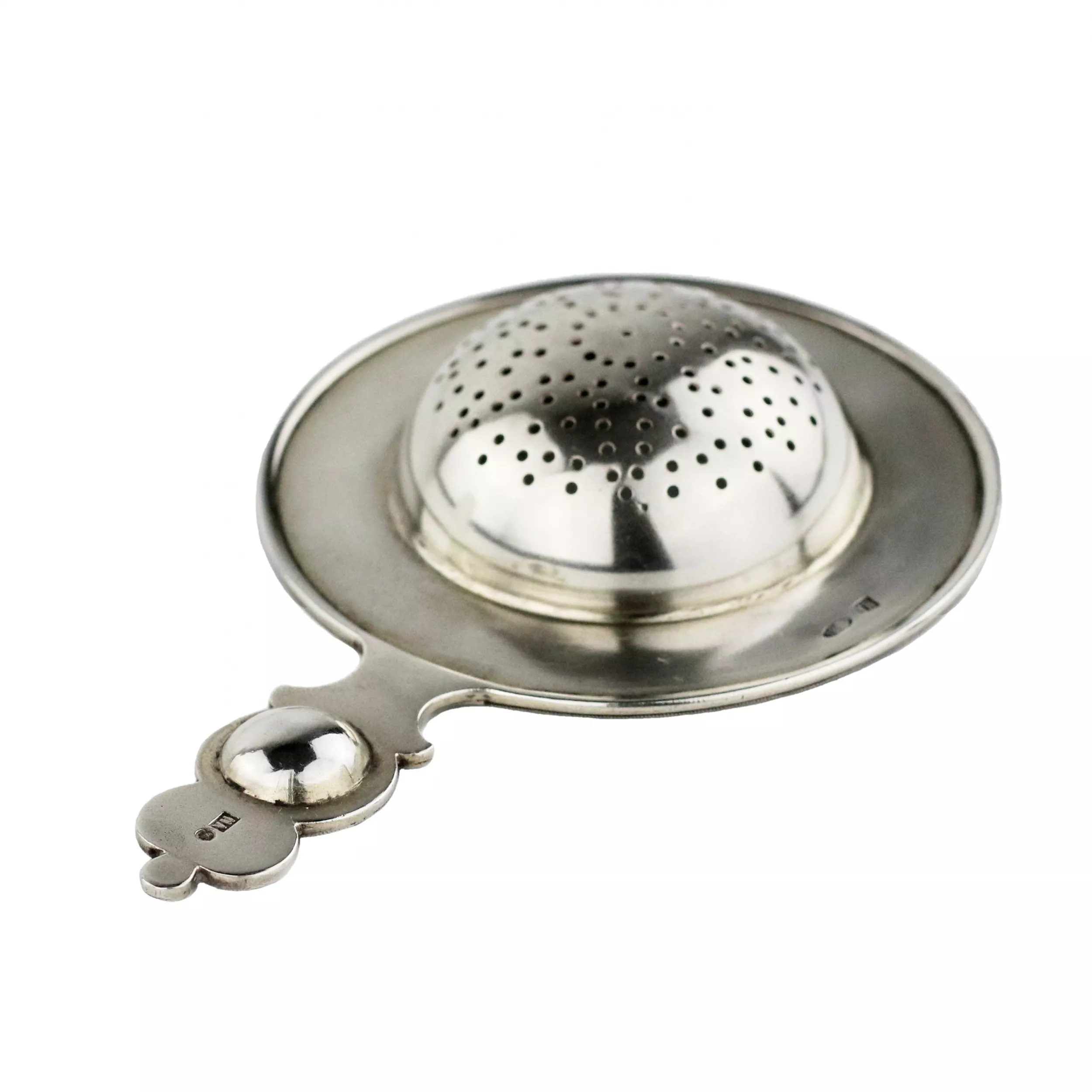 RUSSIAN SILVER TEA STRAINER WITH POLYCHROME ENAMEL DECORATION IN THE RUSSIAN ART NOUVEAU STYLE. MOSCOW, 11TH ARTEL, 1908–1917
