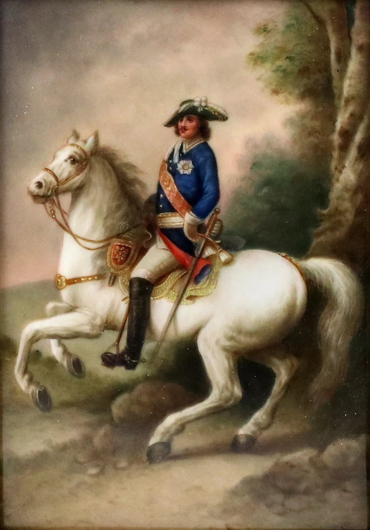 PLAQUE EN PORCELAINE « PORTRAIT ÉQUESTRE DE PIERRE Ier ». EUROPE. XIXe SIÈCLE