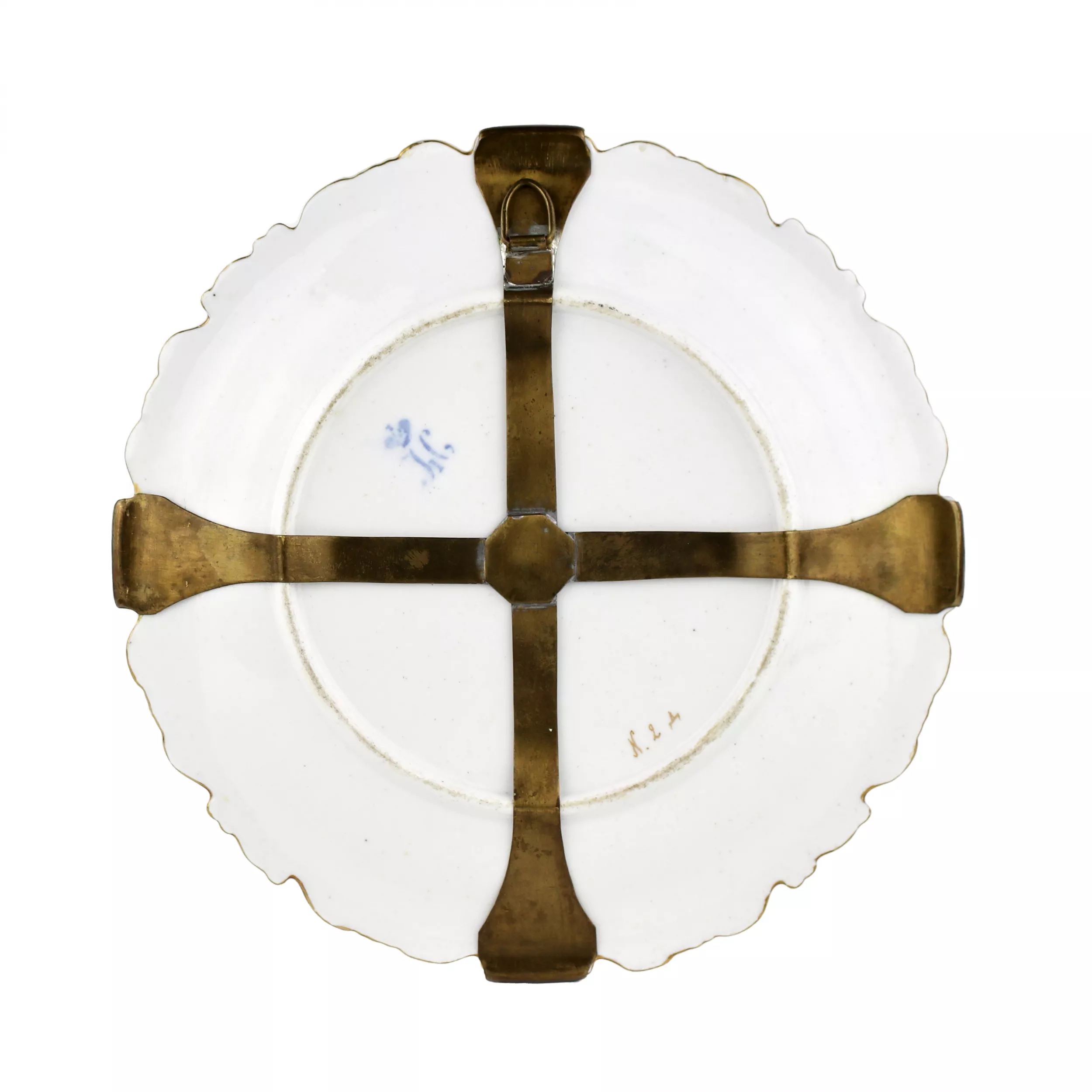 Porte-assiettes decoratif en porcelaine. Manufacture imperiale de porcelaine, 1825-1855 