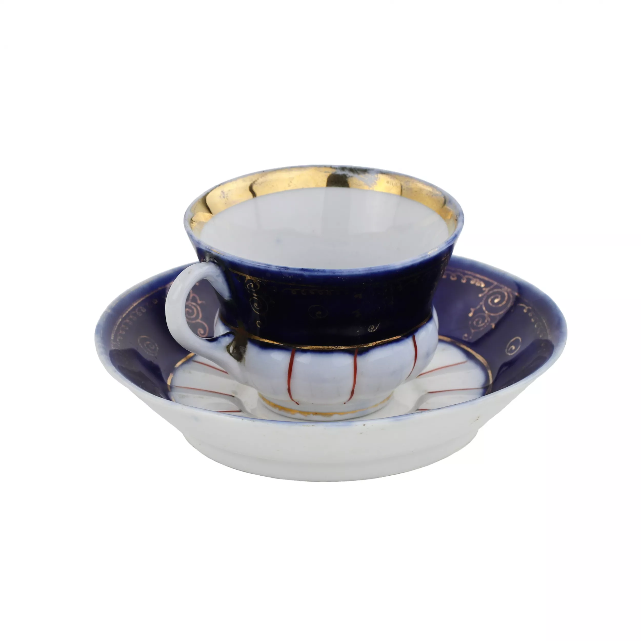 Paire de cafe en porcelaine de la manufacture Kuznetsov à Dulyovo. Milieu du XIXe siècle. 