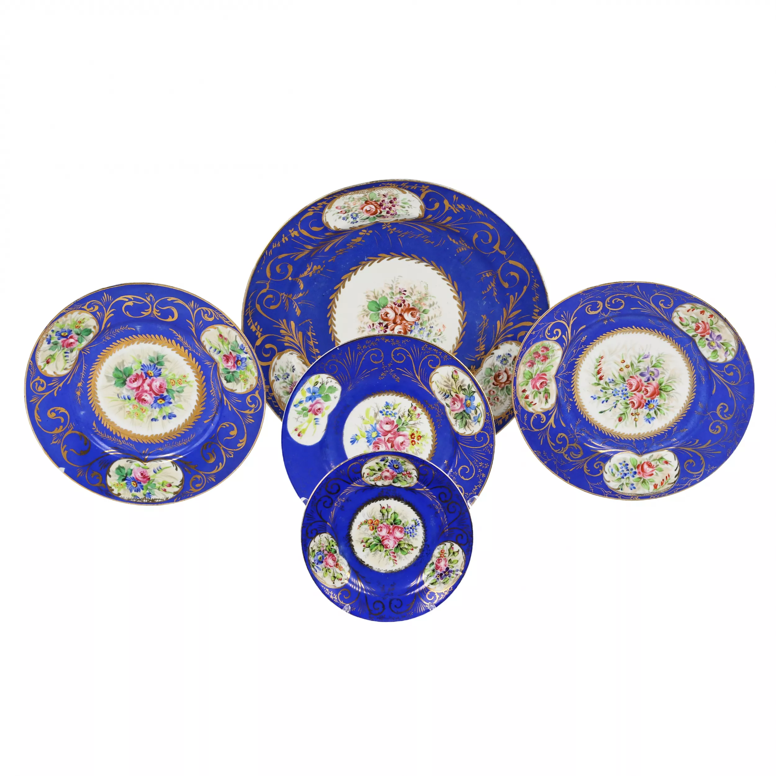 Cinq plats et assiettes de l`usine de Popov. 19ème siècle. 