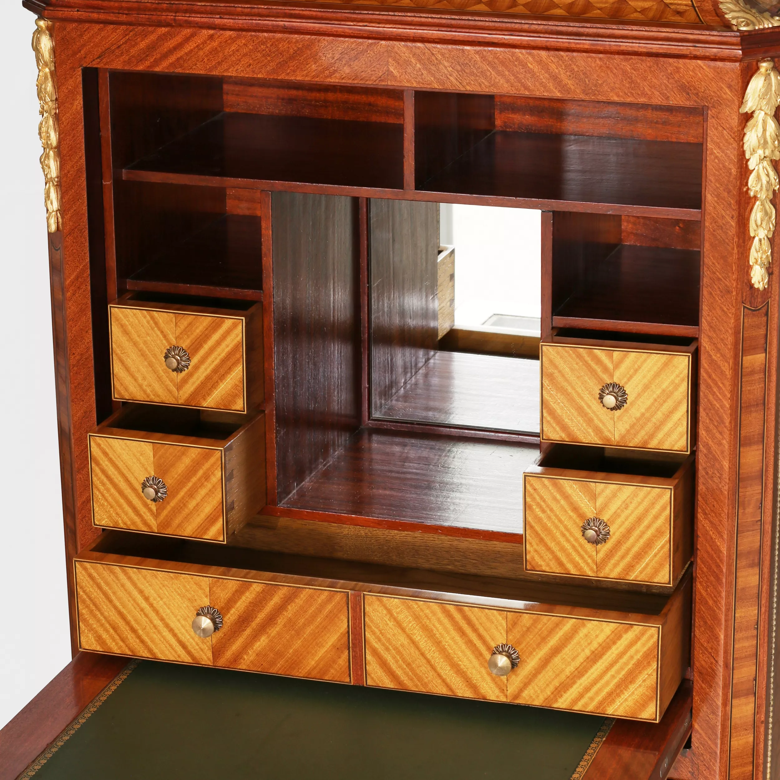 Magnifique secretaire de dames, second empire, dans un strict goût neoclassique. 