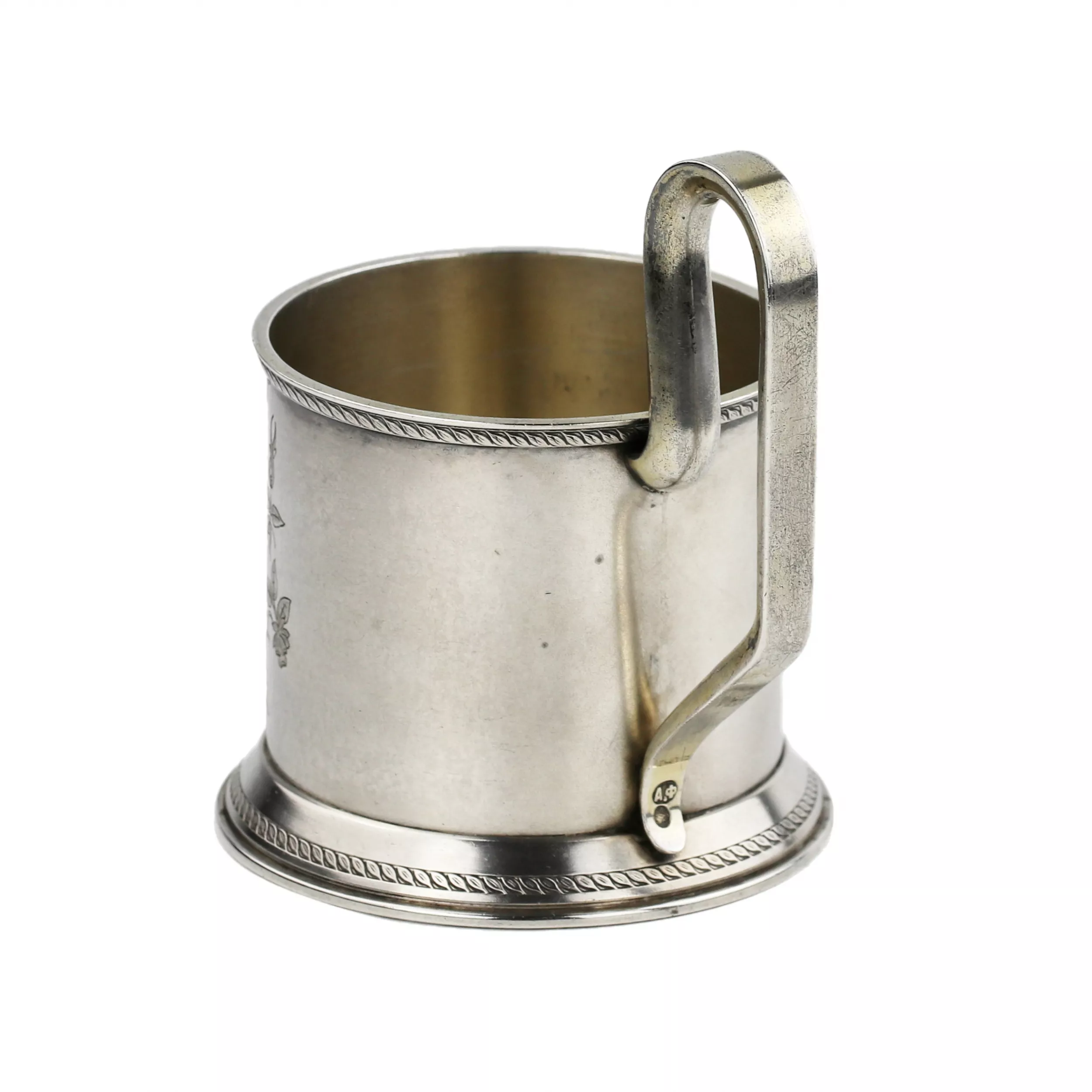 Sous-verre russe en argent du tournant des XIXe et XXe siècles. 
