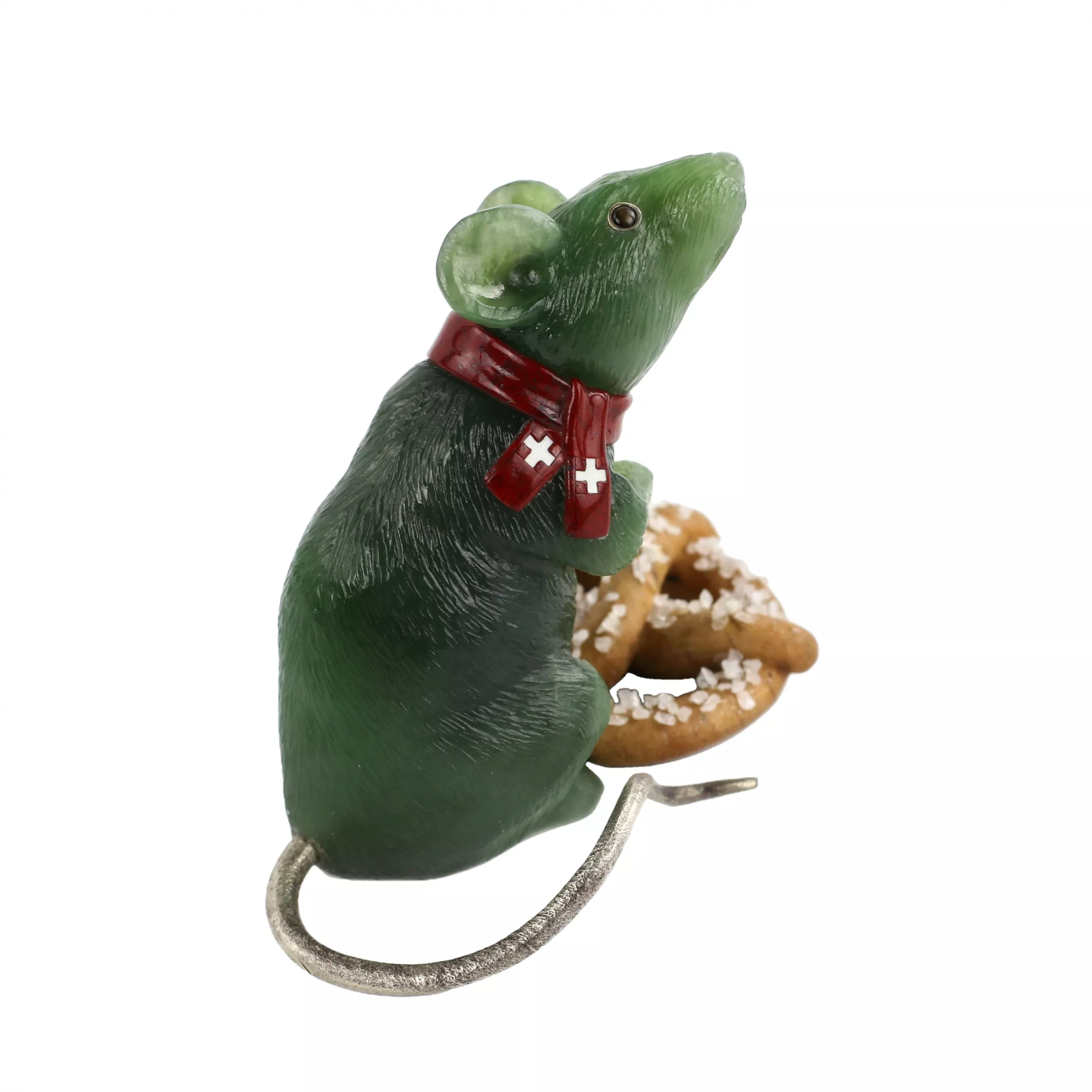 Jade figurine. Mouse with a pretzel.