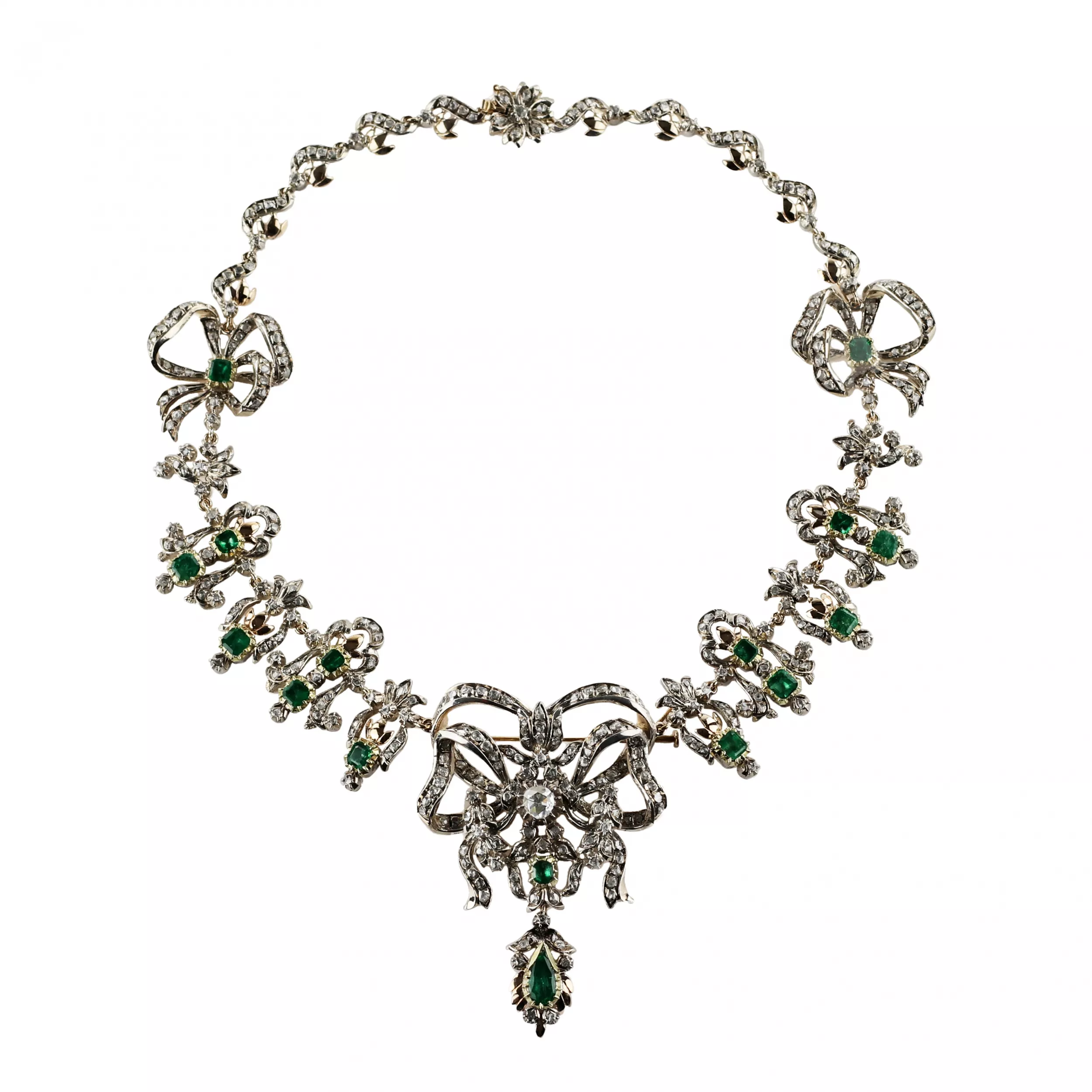 Ensemble de bijoux vintage Reine Isabelle. Le tournant des XVIIIe-XIXe siècles. 