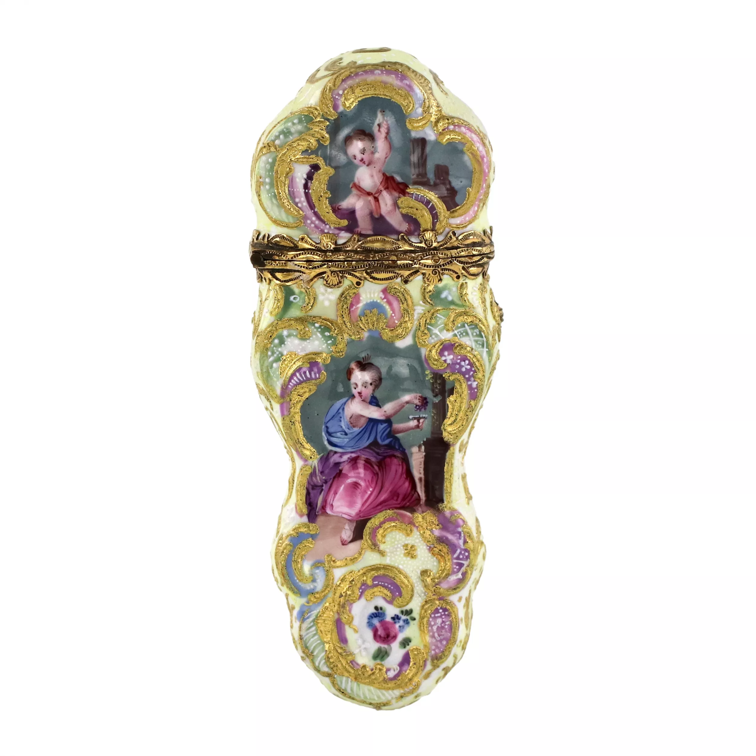 Porcelain travel necessaire from Rainbow firm. 19th century. 