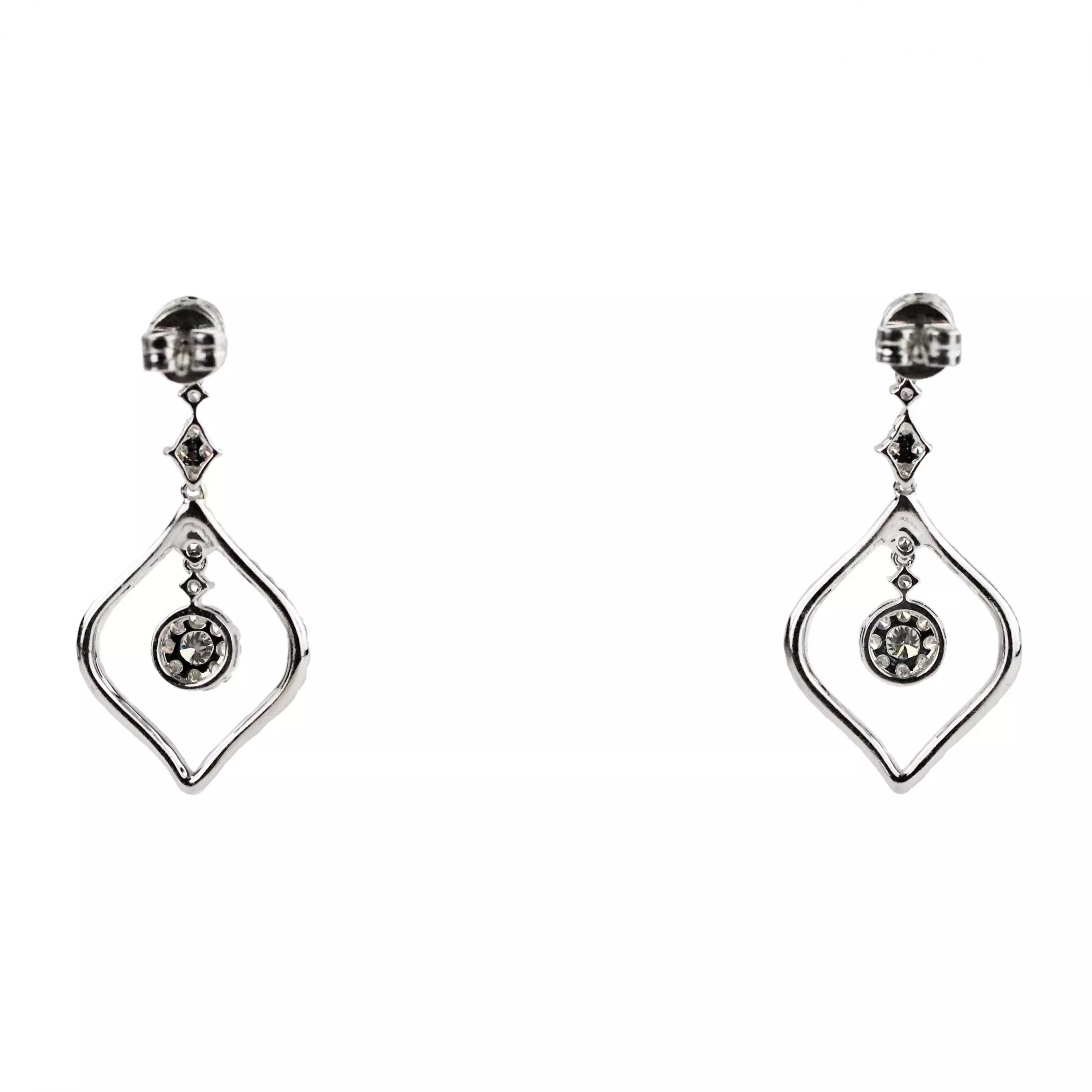 Boucles d`oreilles en or blanc avec diamants. Giorgio Visconti.