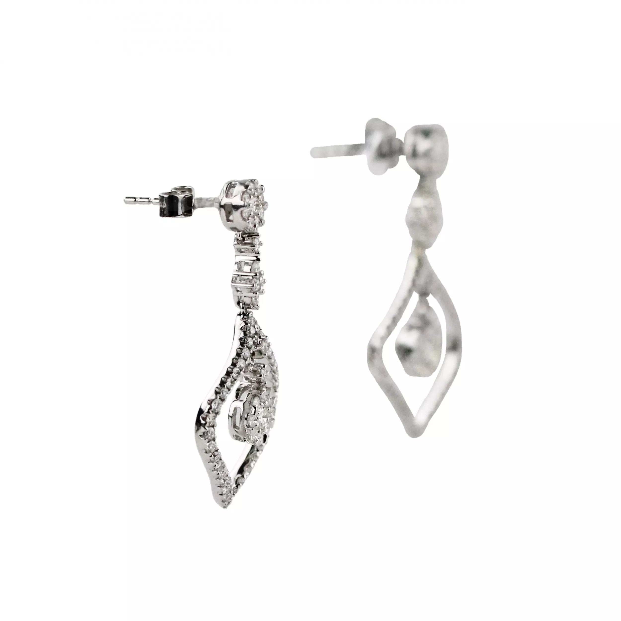 Boucles d`oreilles en or blanc avec diamants. Giorgio Visconti.