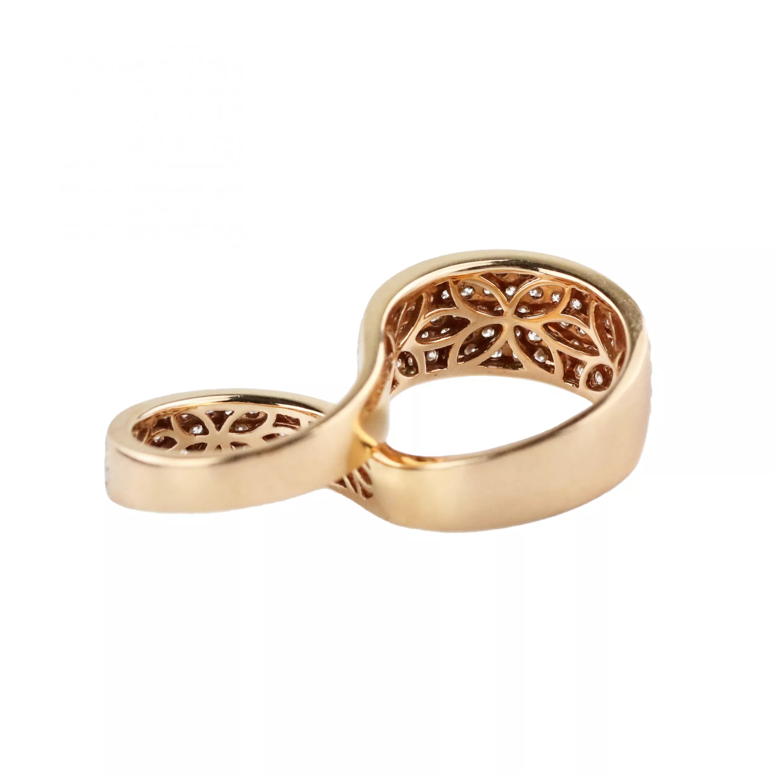 Bague à deux doigts à la mode en or rose avec diamants. 