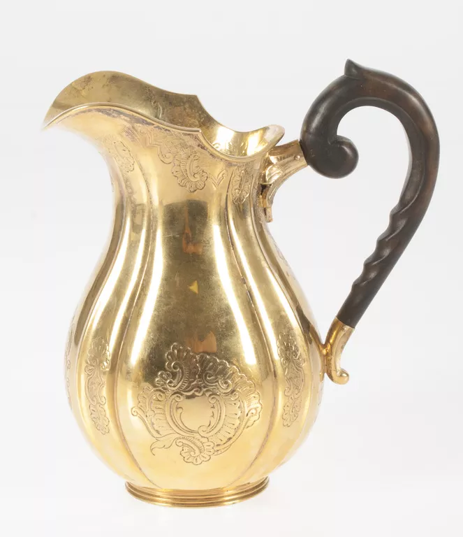 Service en argent plaqué or - Cafetière, théière, carafe à eau, bol à crème, sucrier 