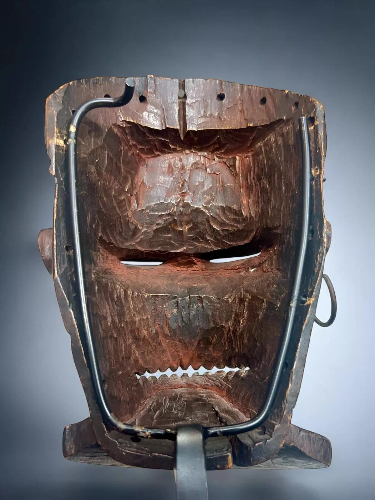 Tchokwé mask from Angola in wood and pigments - Circa 1900