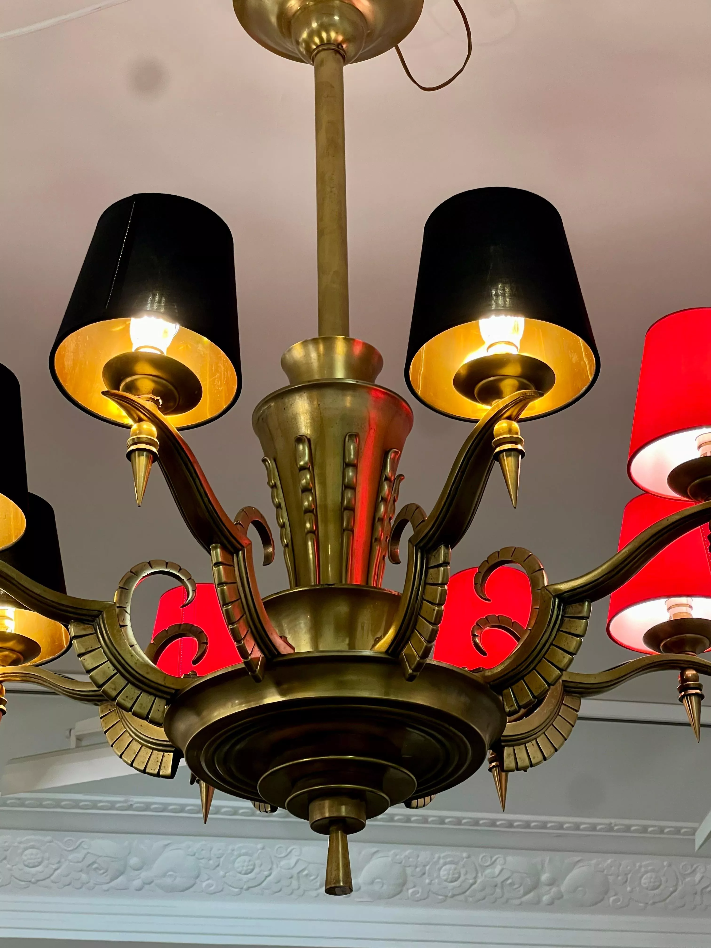 Eight-Armed Chandelier with Red or Black Lampshades, Art Deco, Mid-20th Century