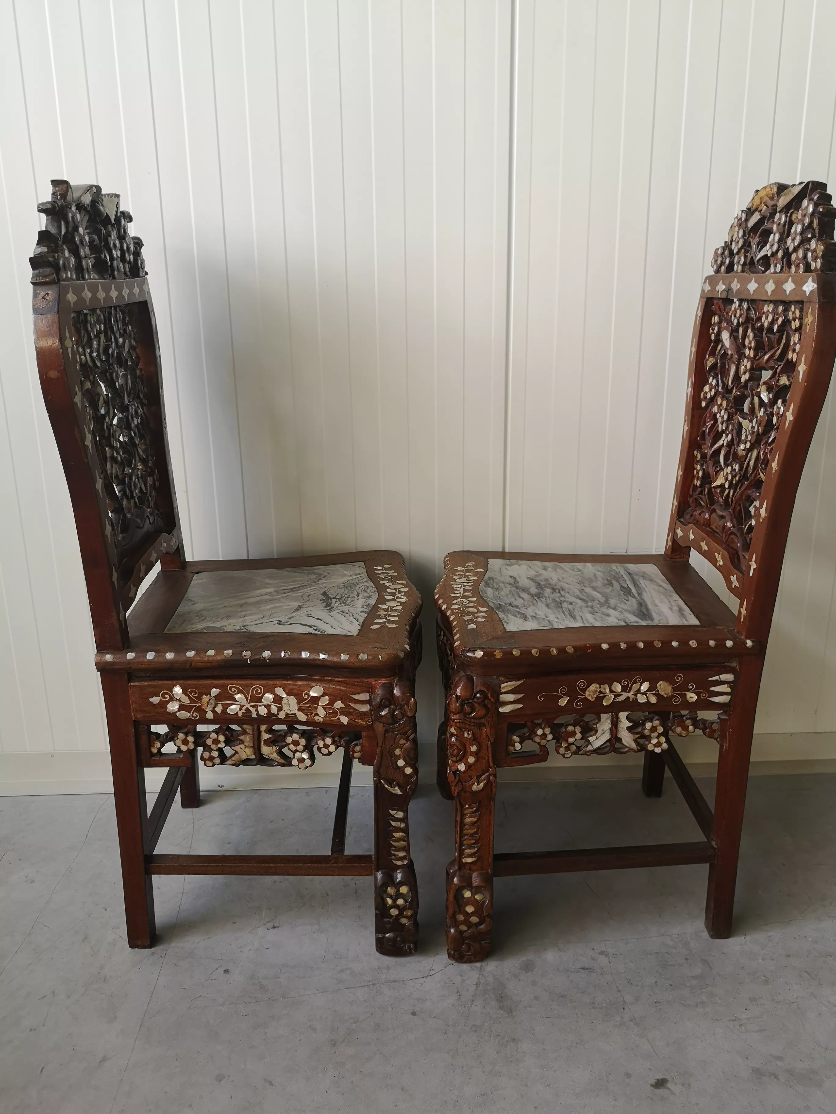 Console with two chairs