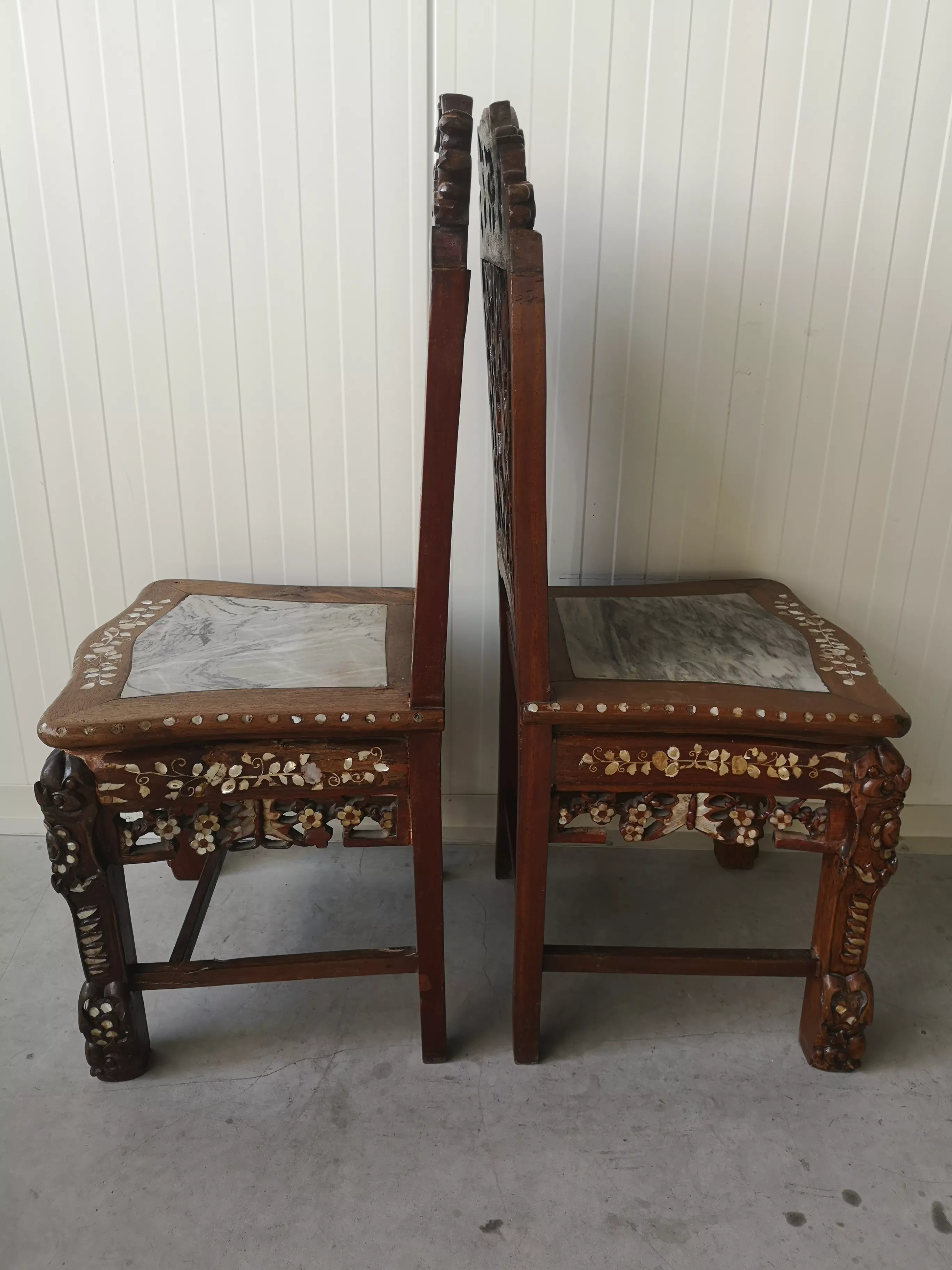 Console with two chairs