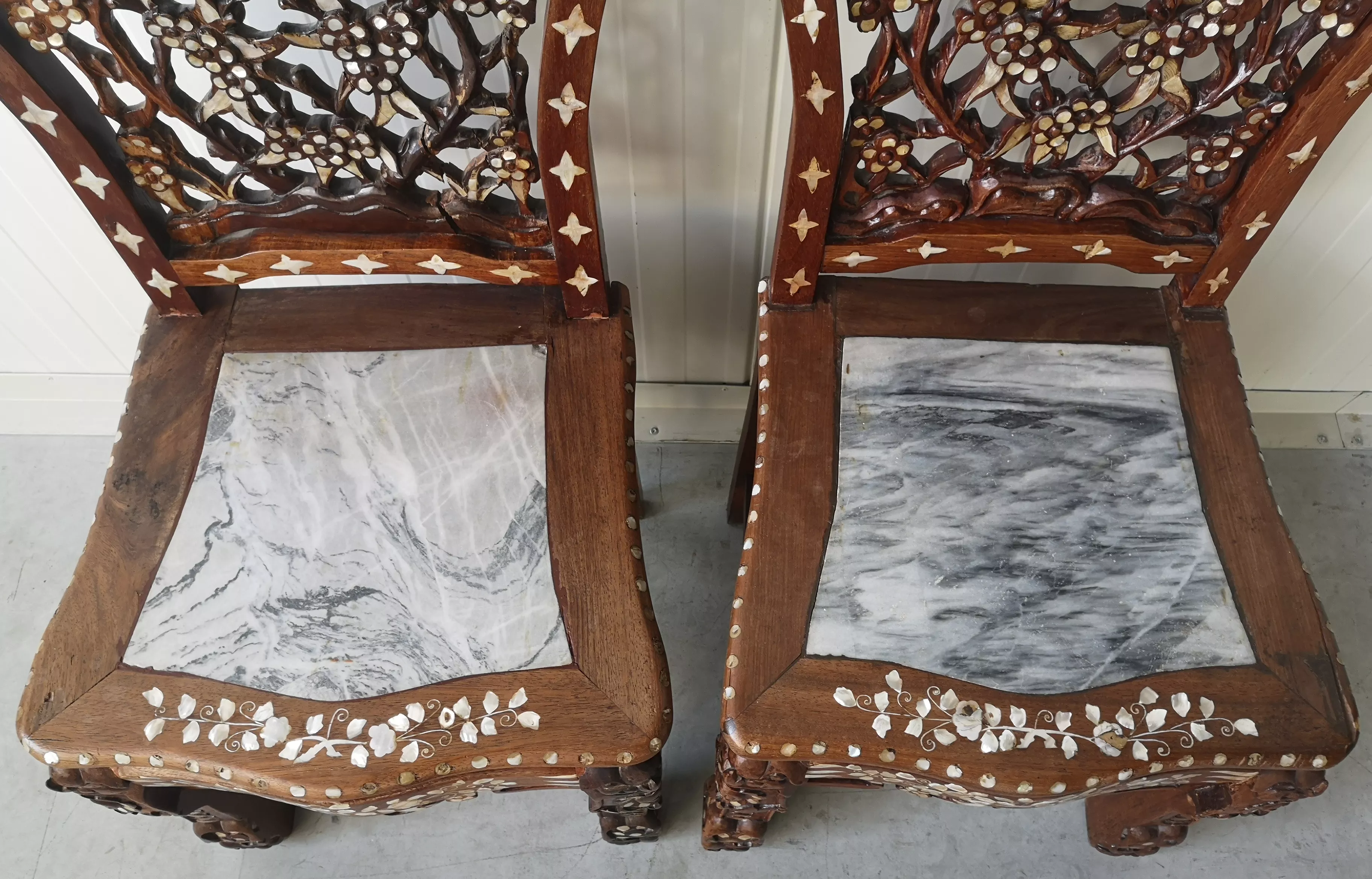 Console with two chairs