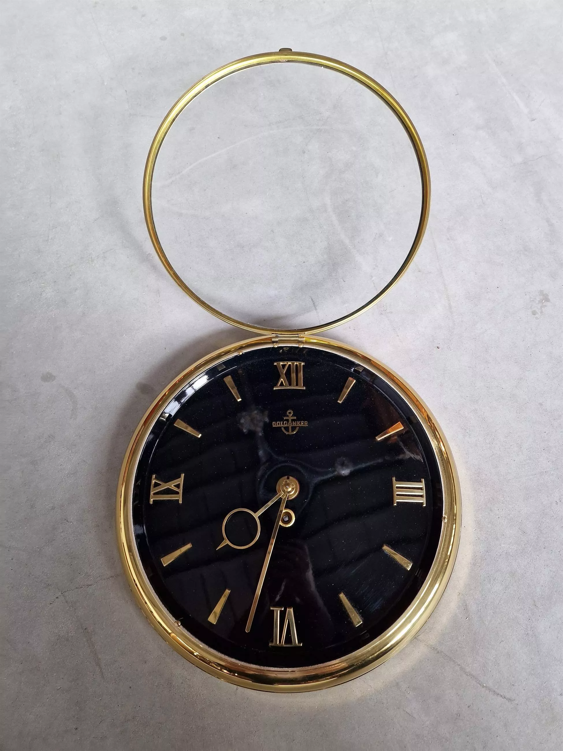 Wall clock 