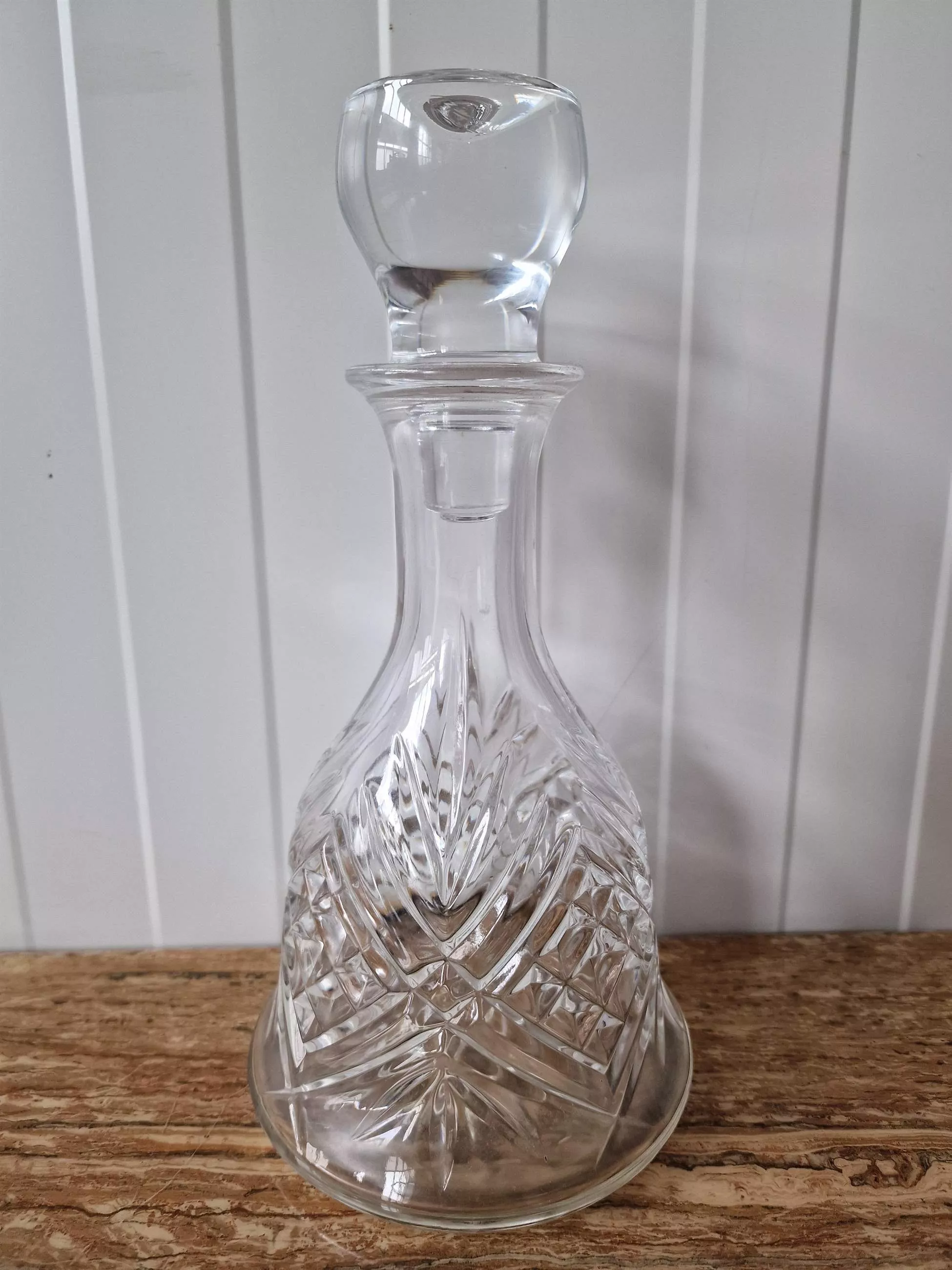 Elegant crystal decanter 