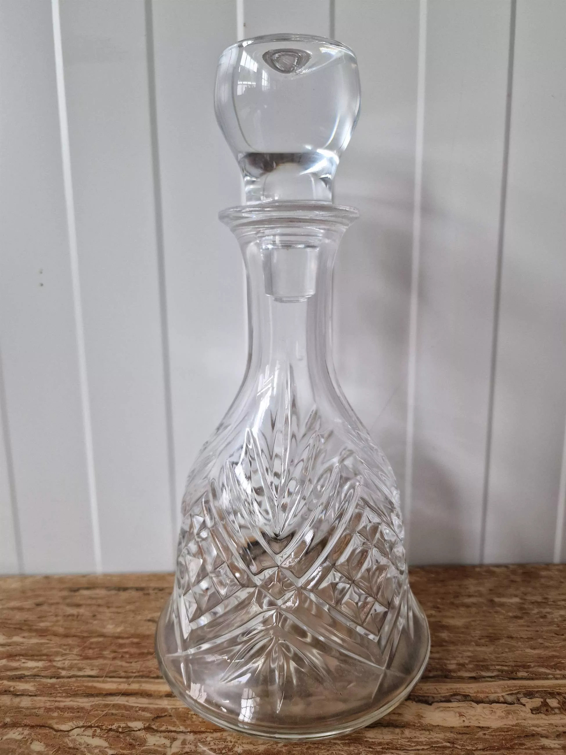Elegant crystal decanter 