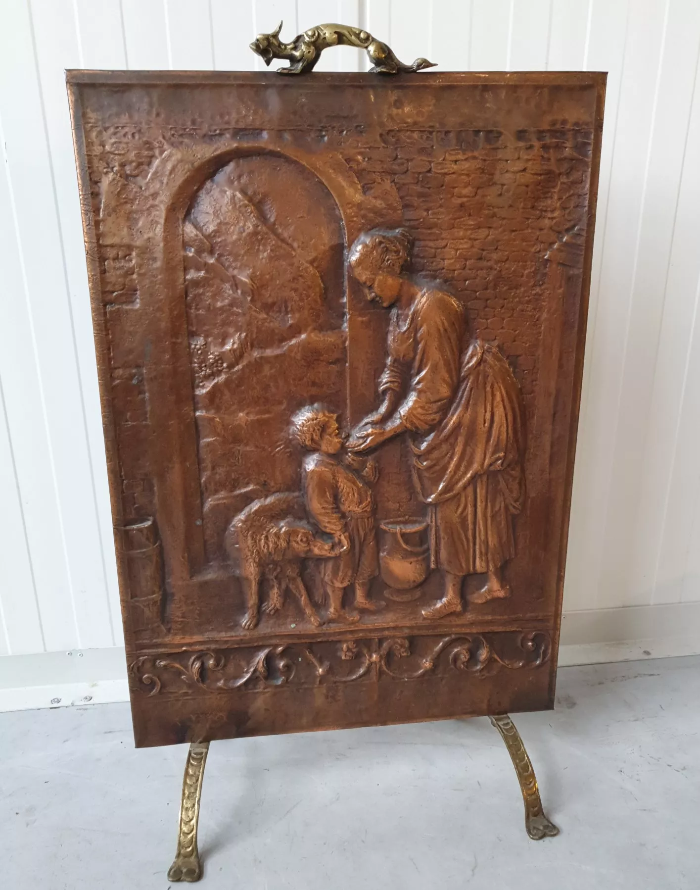Decorative fireplace screen