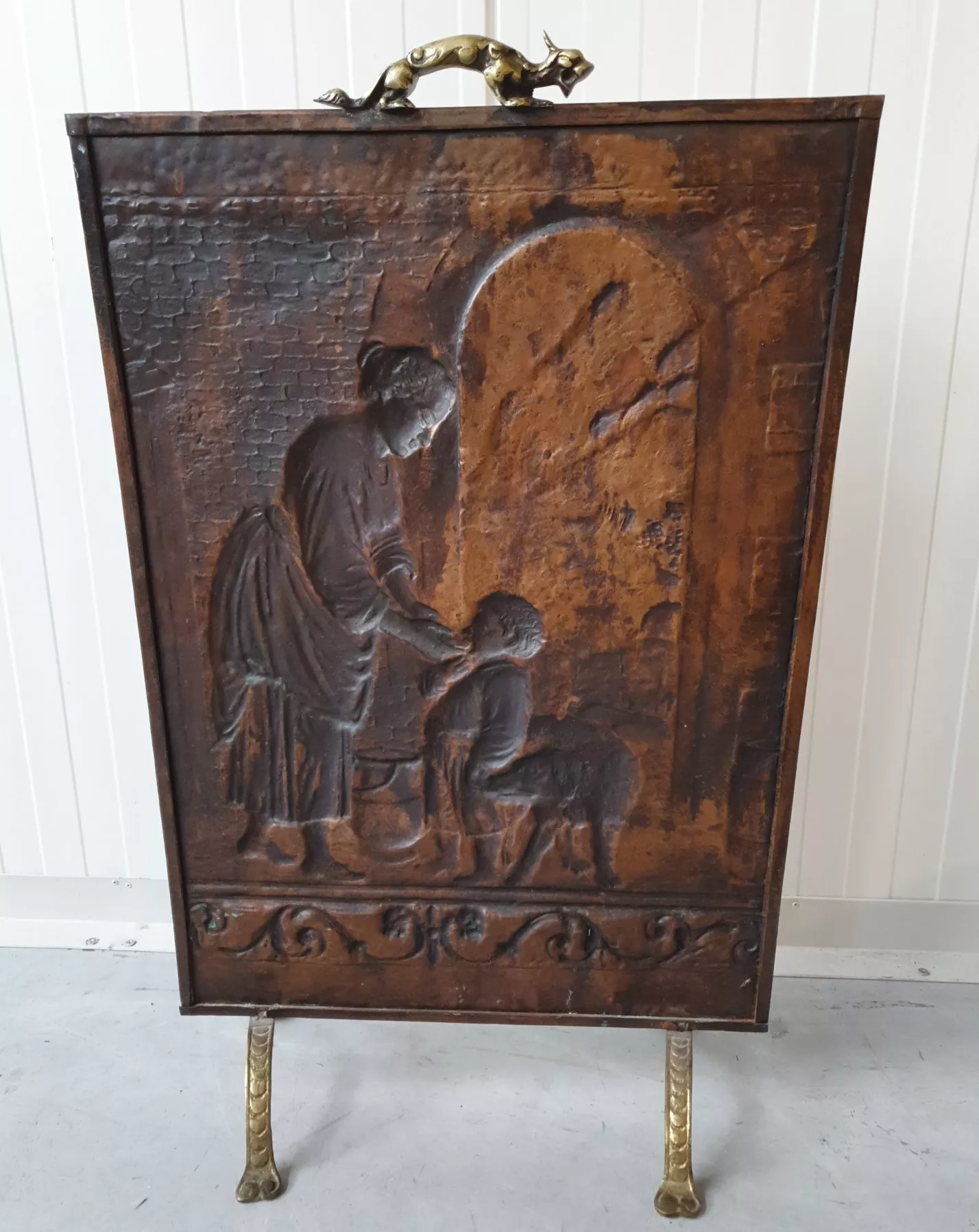 Decorative fireplace screen
