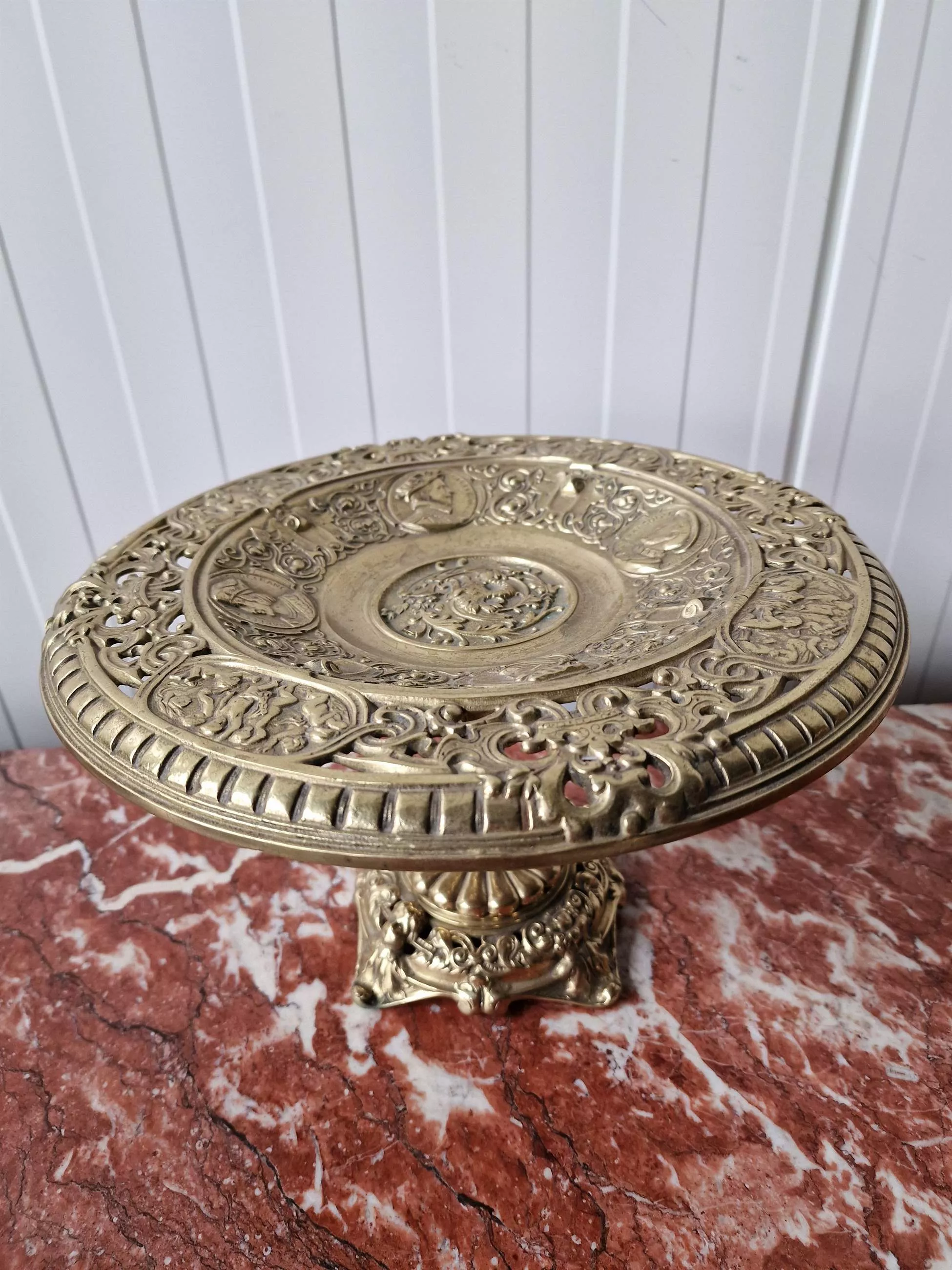 Bronze vessel