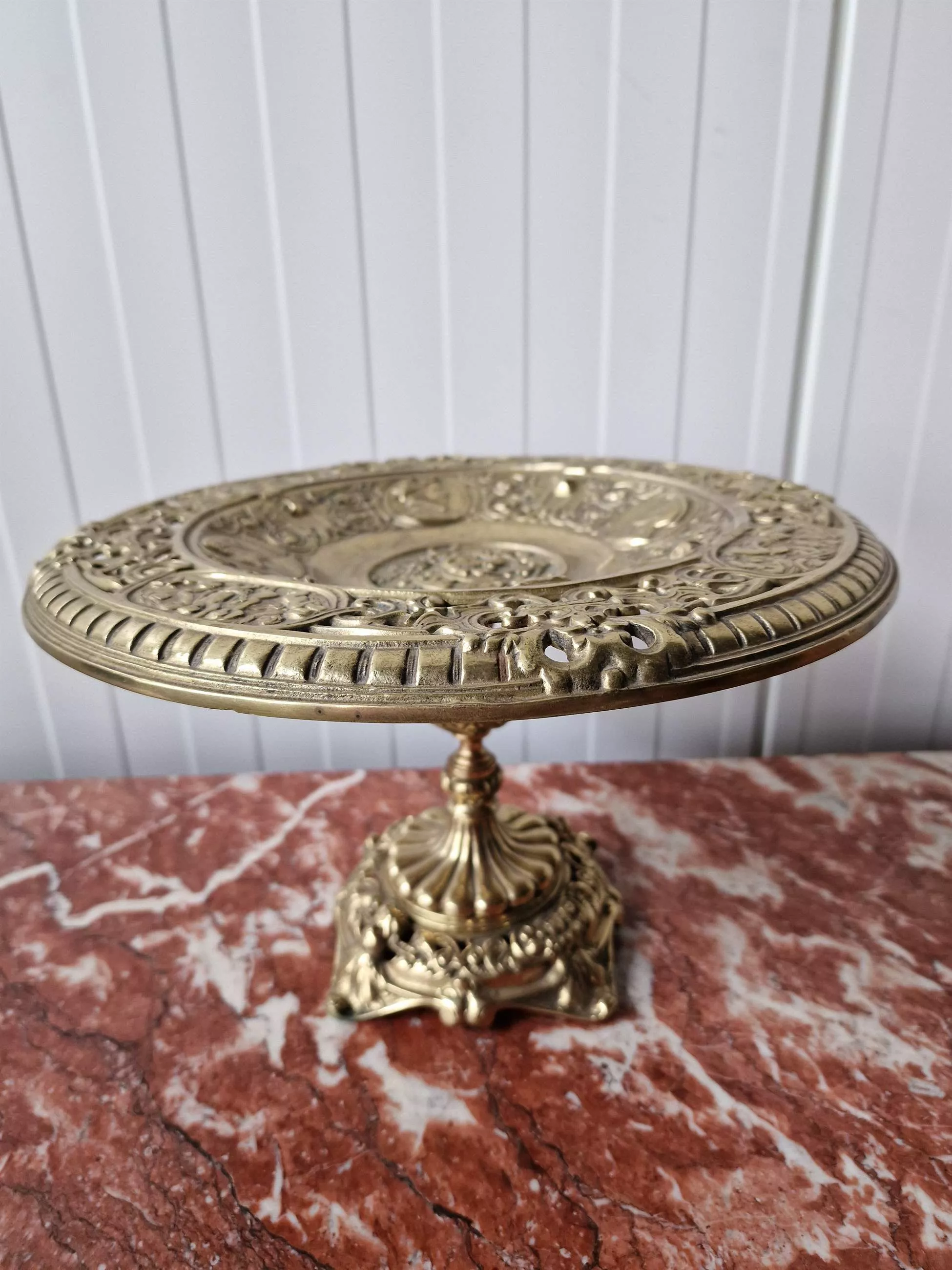 Bronze vessel