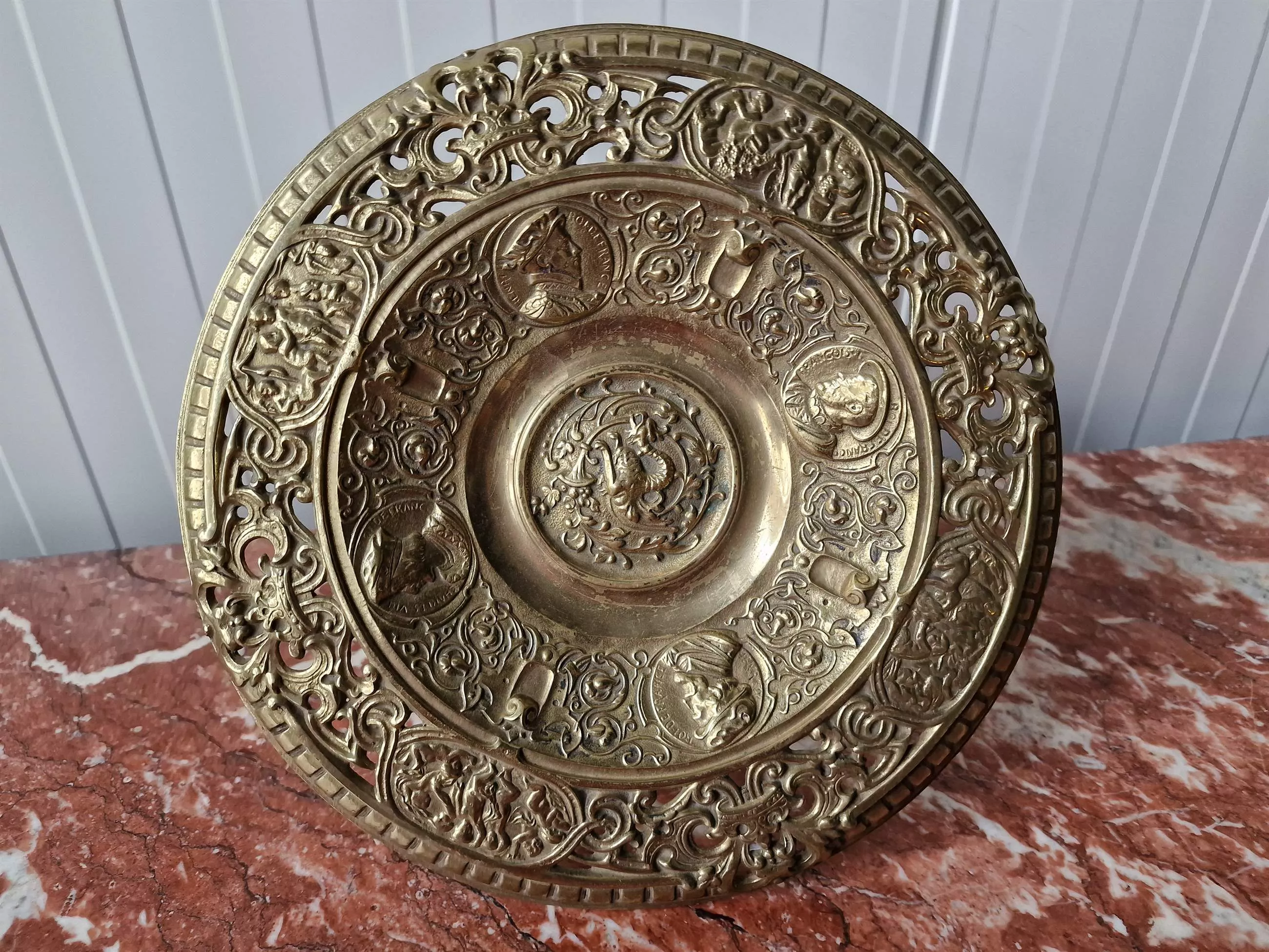 Bronze vessel