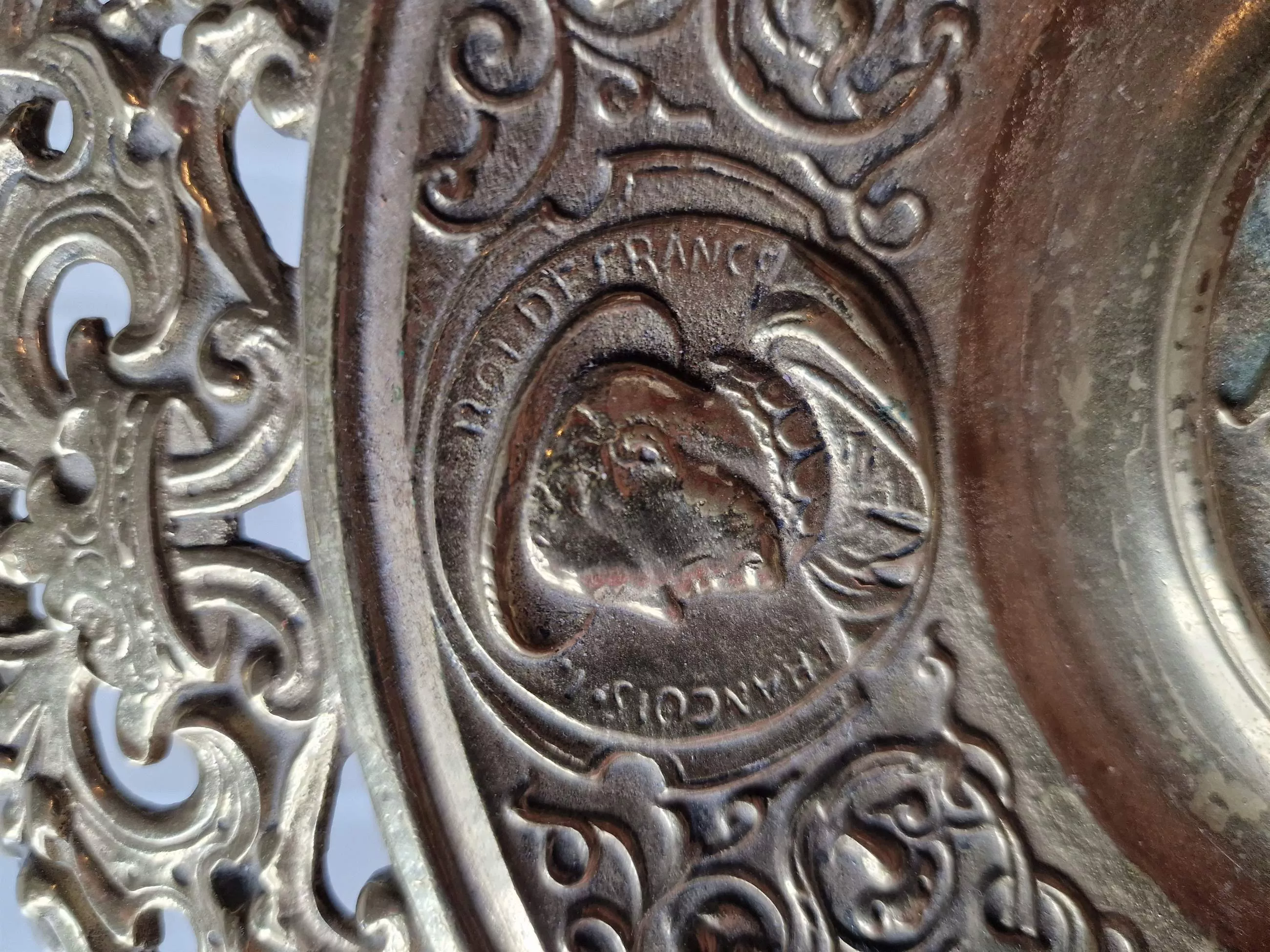 Bronze vessel