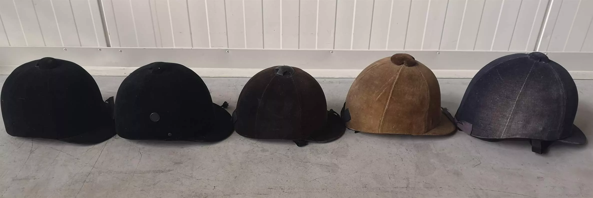 Children&039;s hats for horse riding