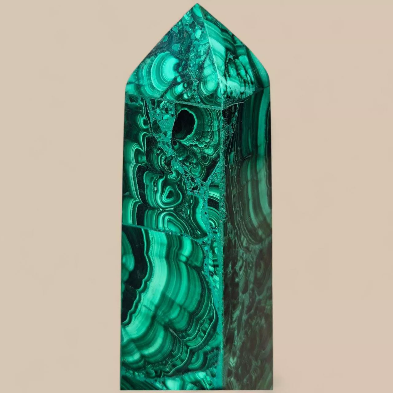 Elegant pair of malachite obelisks, 60 cm high, 19th century