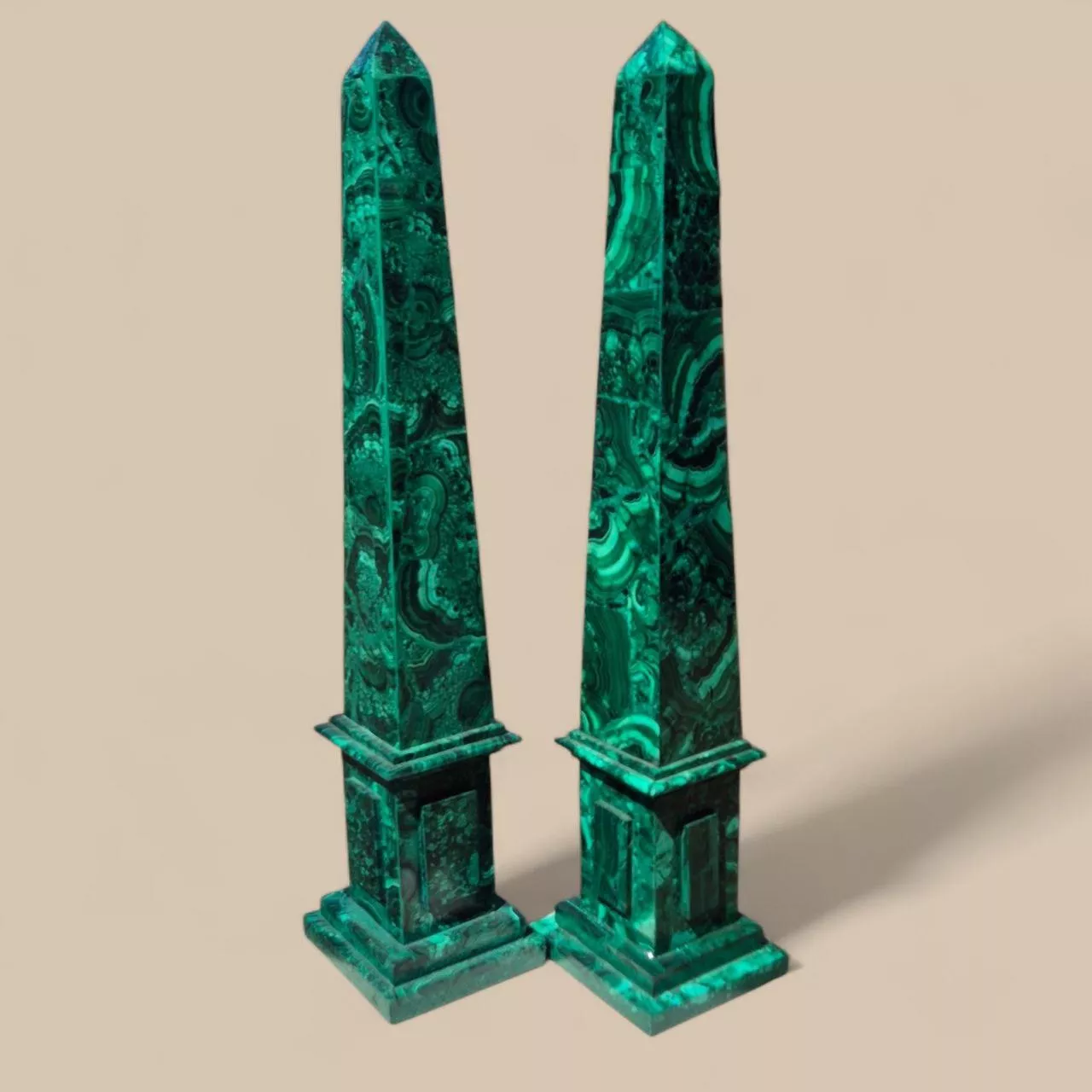 Elegant pair of malachite obelisks, 60 cm high, 19th century