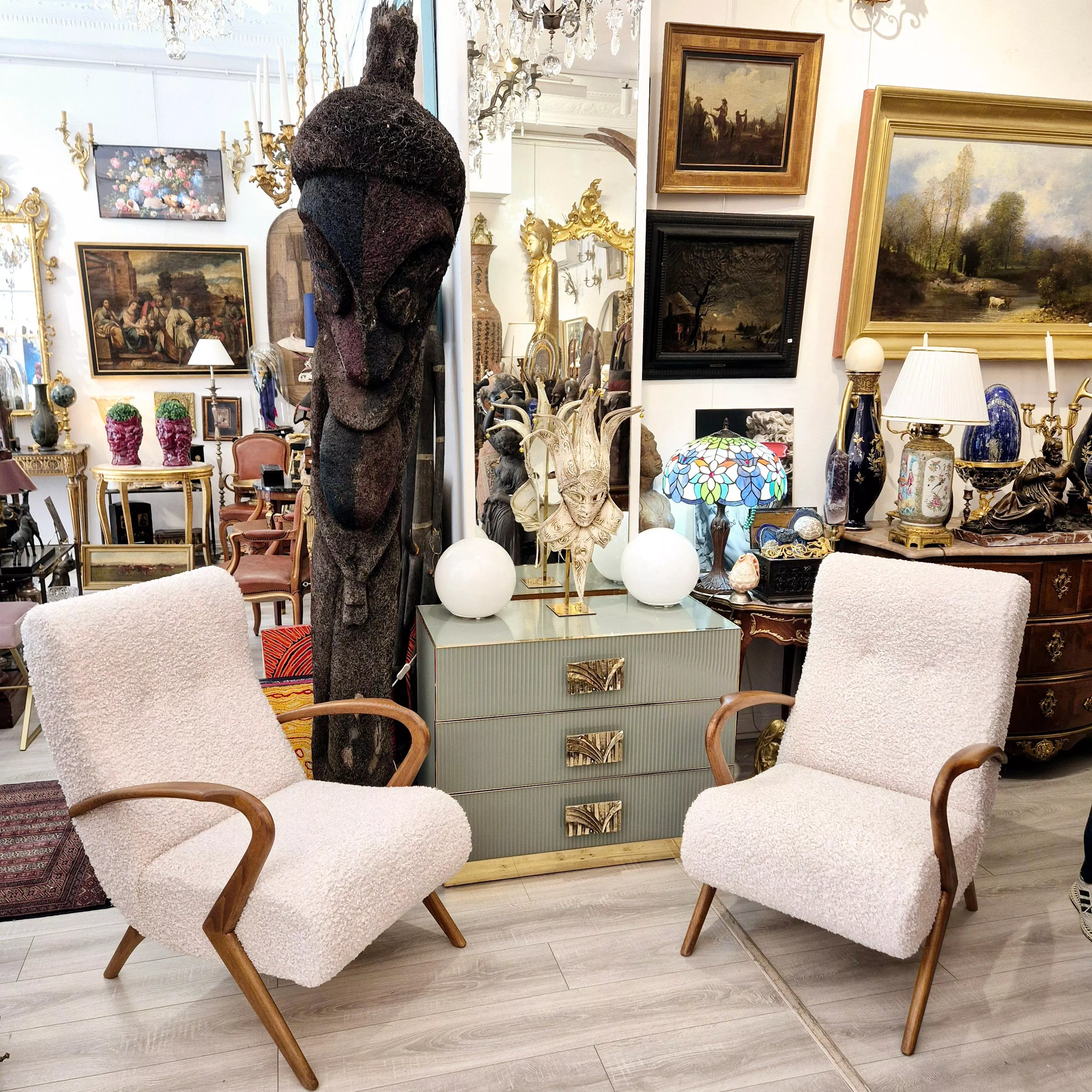 Pair of bouclé armchairs, attributed to Paolo Buffa, Circa 1950
