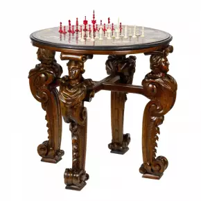 TABLE DÉCHECS IMPRESSIONNANTE AVEC MOSAÏQUE ROMAINE PRÉCIEUSE SUR PIEDS SCULPTÉS. ITALIE. XIXe SIÈCLE