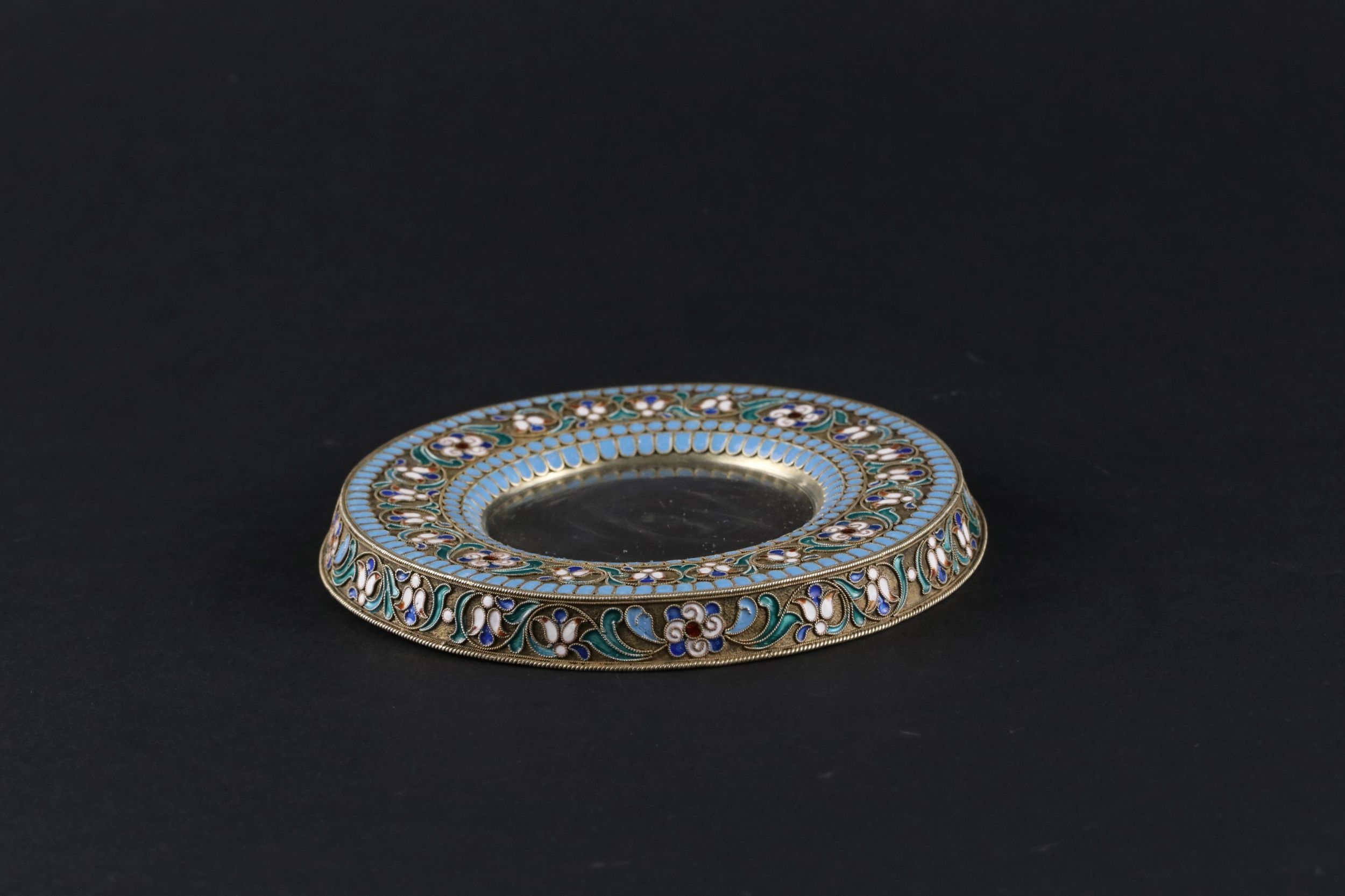 serebryanoe-blyudce-