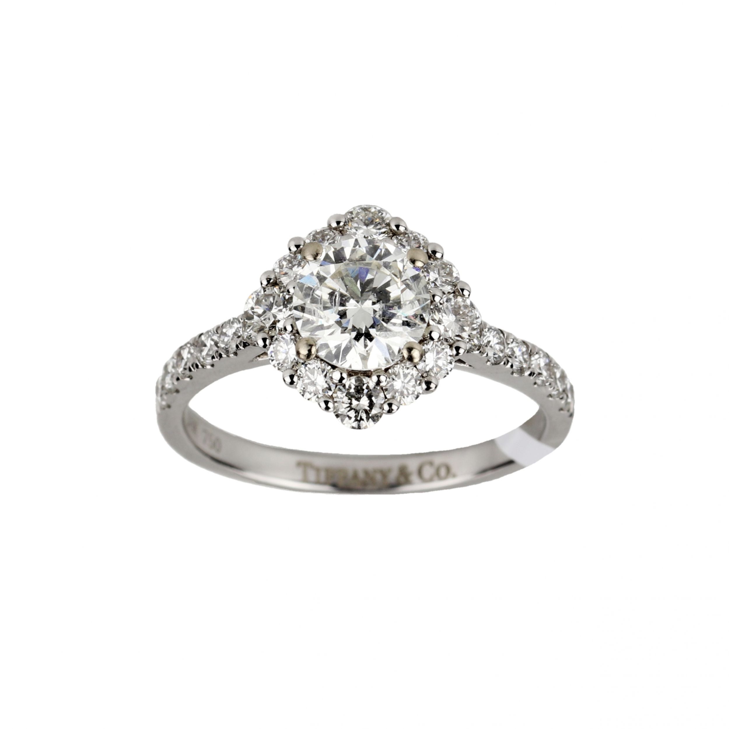 Ring-in-white-gold-750-with-diamonds-