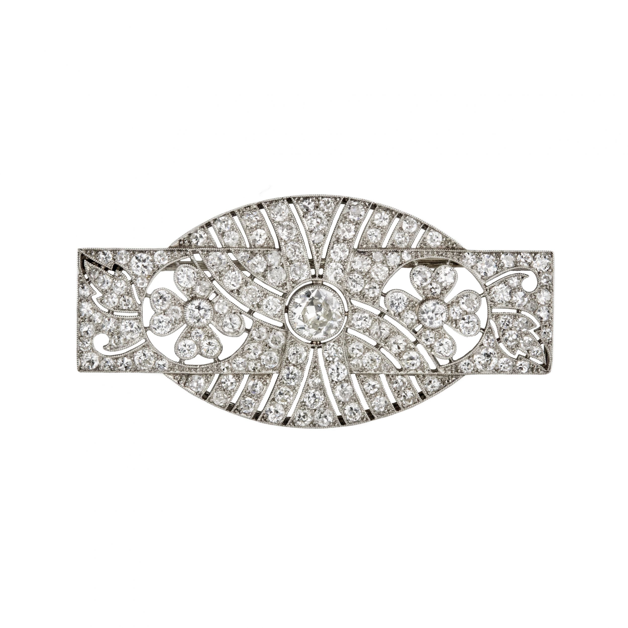 Brooch-with-diamonds-in-Art-Deco-style-