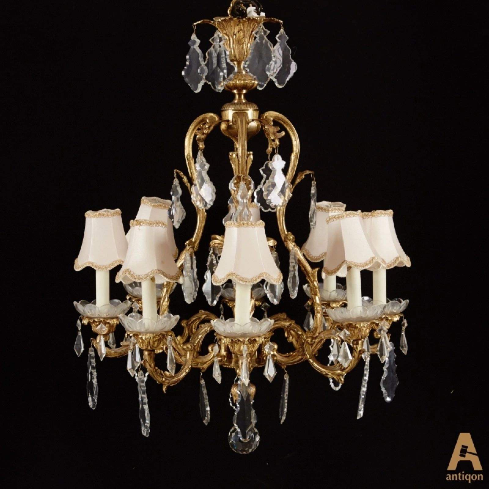 Rococo-chandelier-