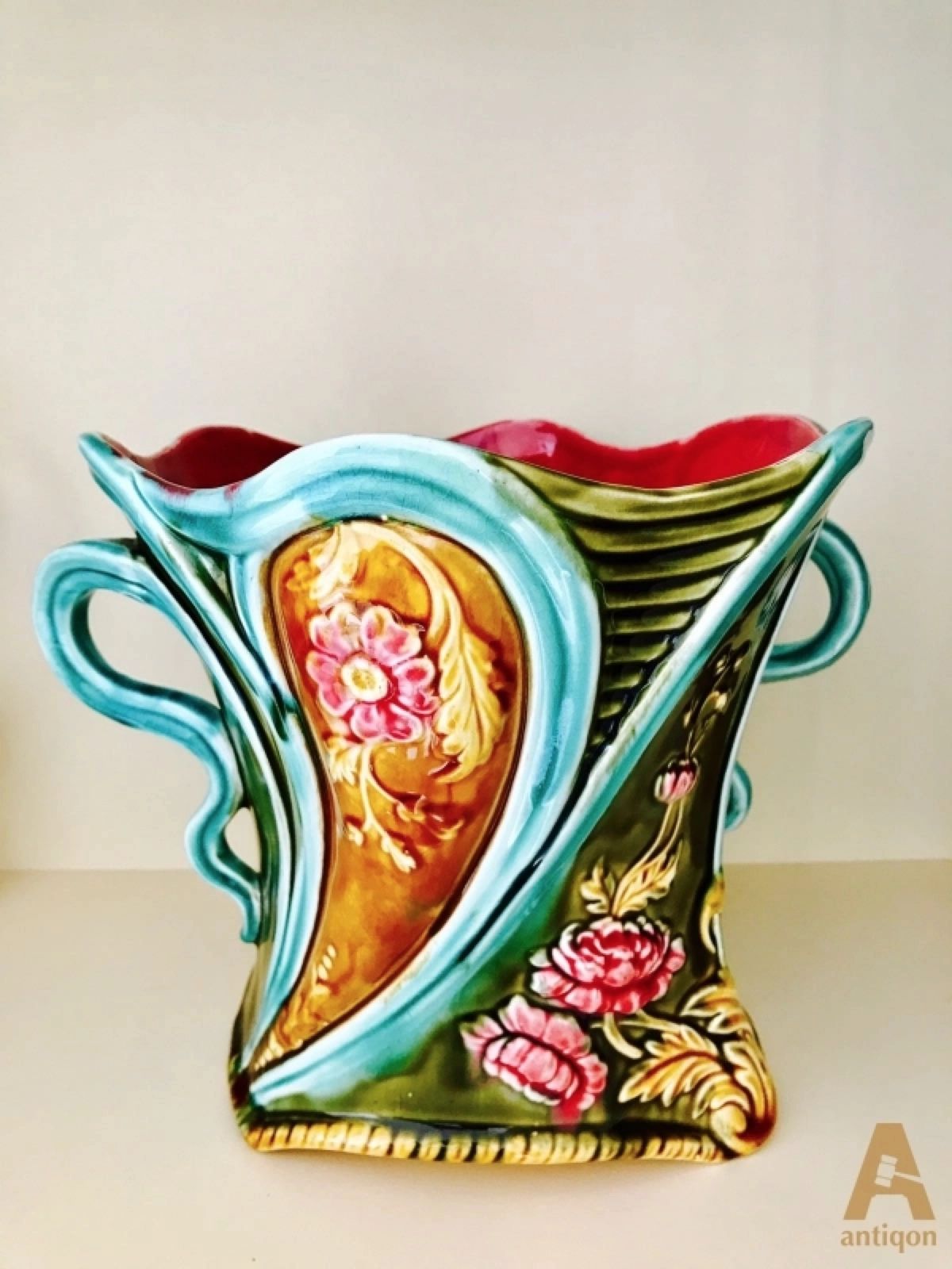 Cooler-for-wine-in-Art-Nouveau-style