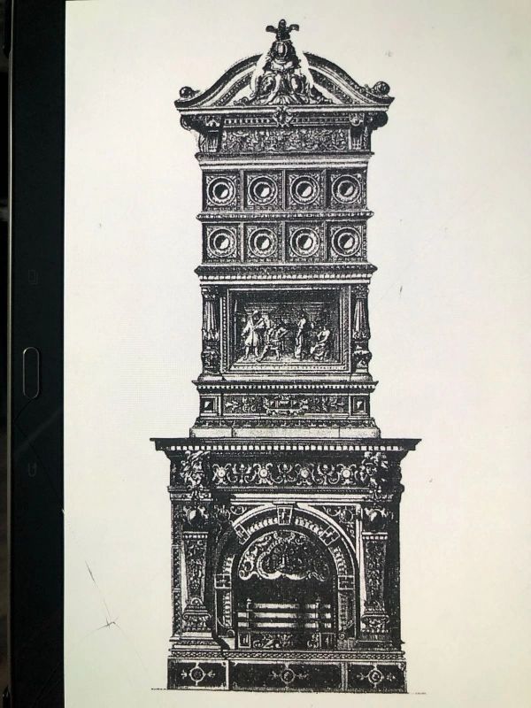 kamin-iz-temno-zelenyh-izrazcov-firmy-ZELM-&-BOEHM-s-relJefnym-panno-po-motivam-kartiny-karla-bekkera