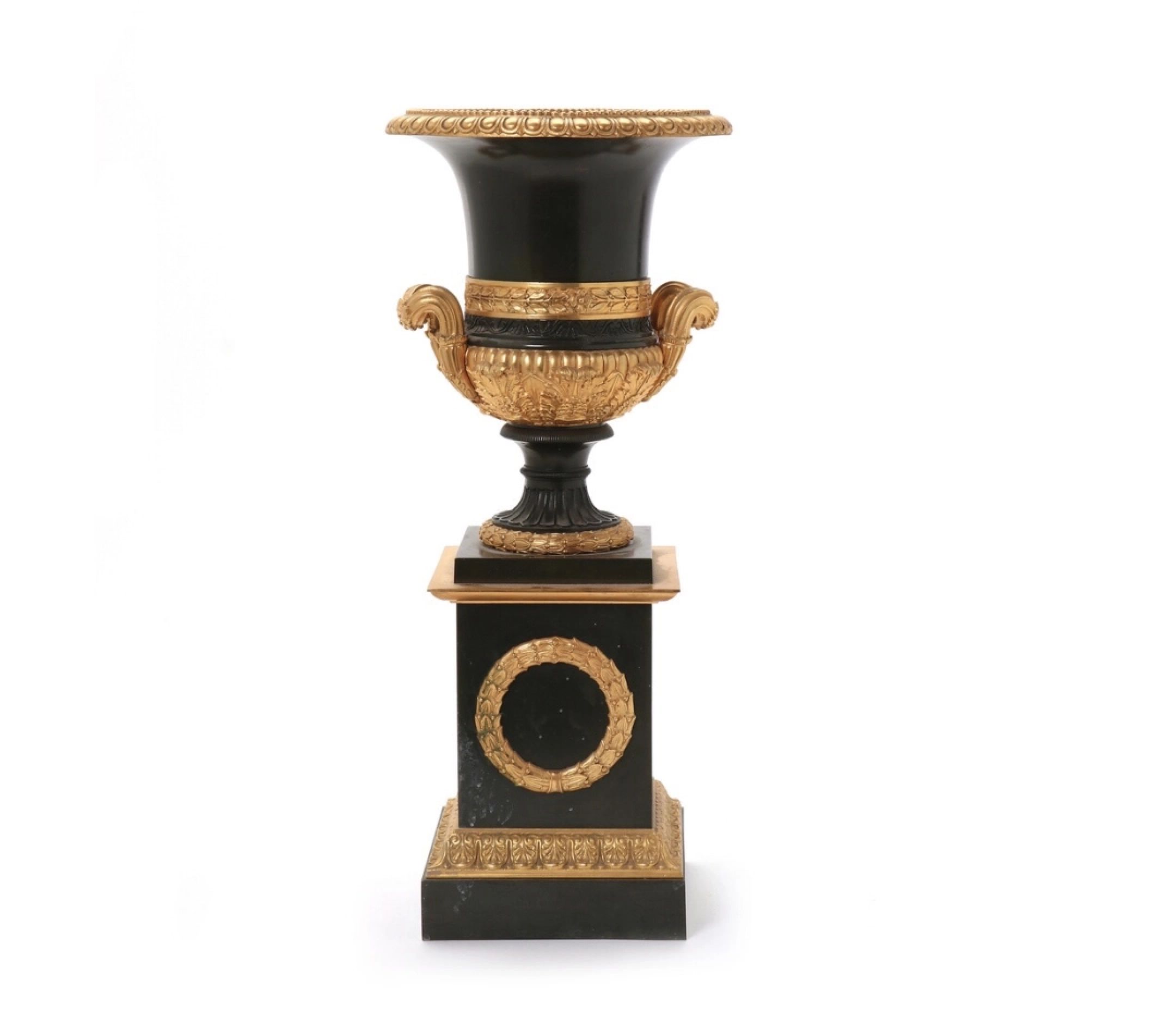 Vase-en-bronze-de-style-Empire-19ème-siècle-