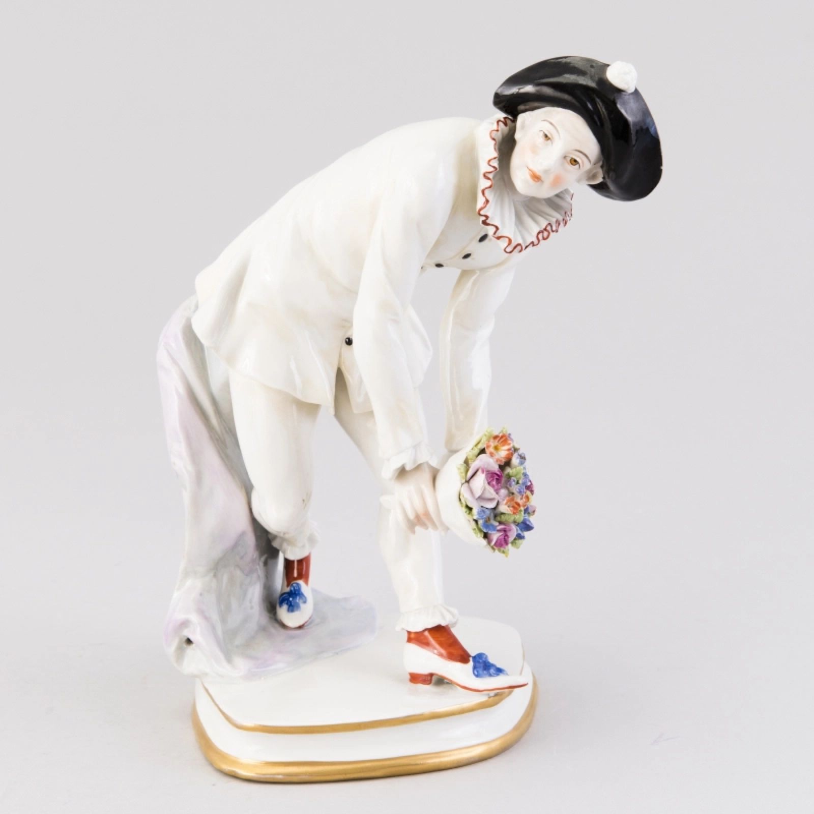 Figurine-en-porcelaine-Pierrot