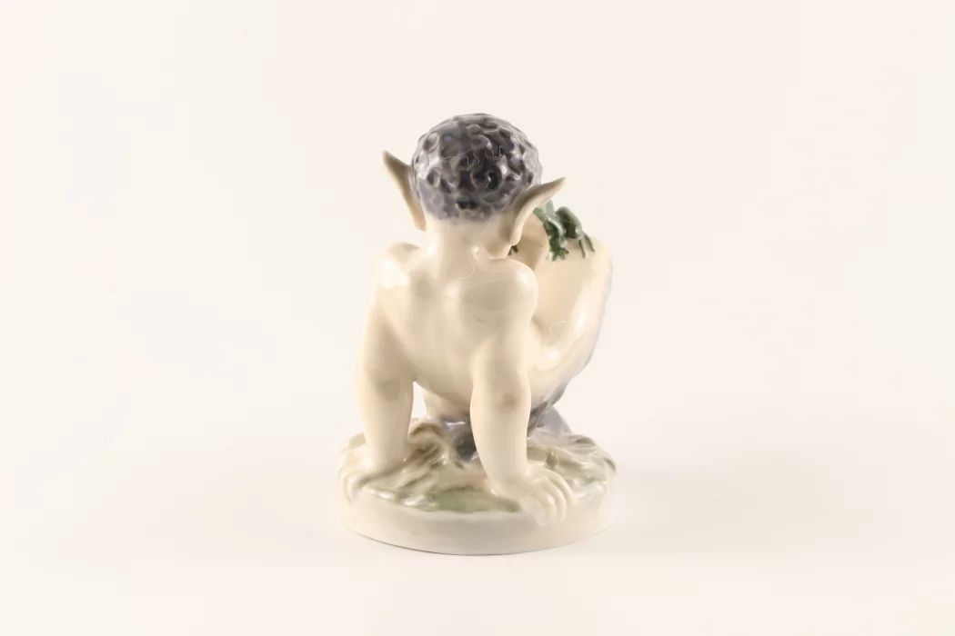 Figurine "Faun avec une grenouille".Royal Copenhagen